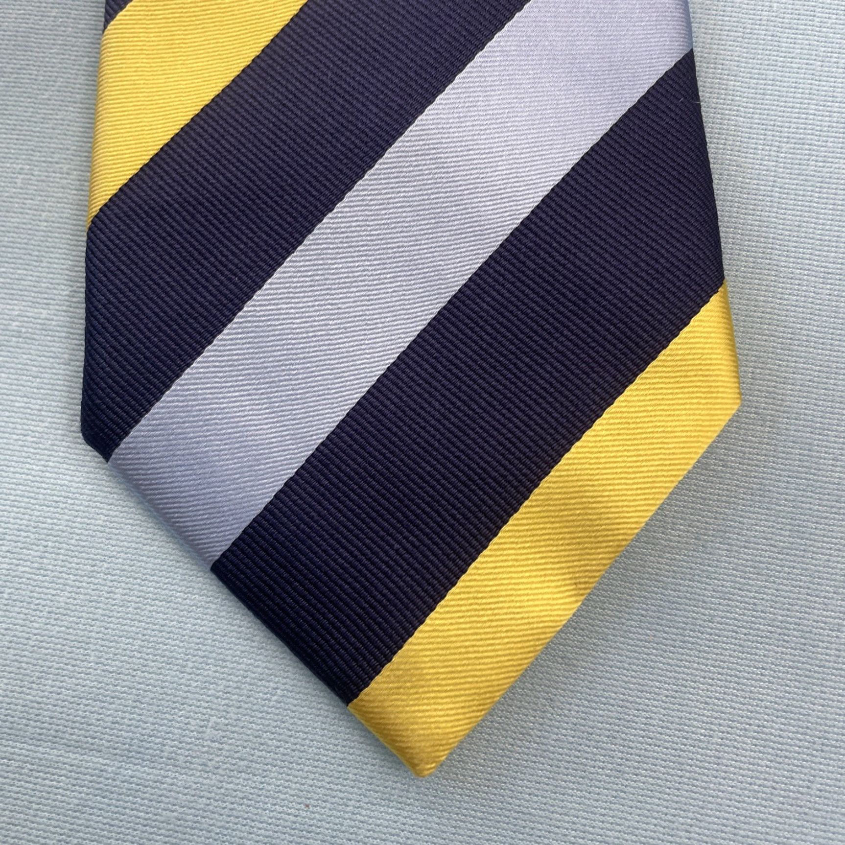 Charles Tyrwhitt VINTAGE Charles Tyrwhitt Jermyn Street Silk Tie Blue Yellow Necktie England 3.5x61 Read Silk Tie Blue Yellow Necktie England 3.5x61 Read Size ONE SIZE - 2 Thumbnail