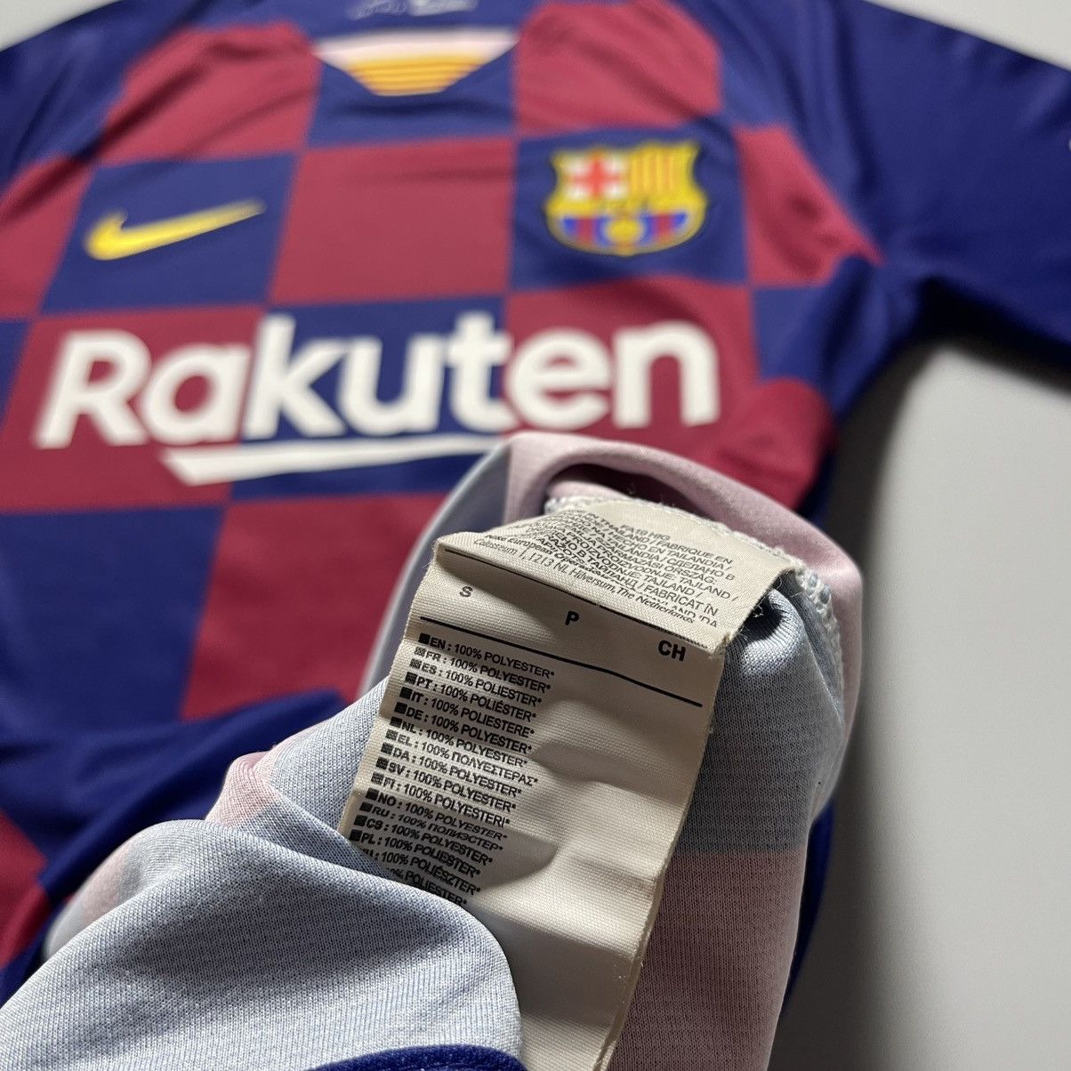 Vintage BARCELONA NIKE 2019/2020 FOOTBALL HOME JERSEY #10 MESSI Size US S / EU 44-46 / 1 - 9 Thumbnail