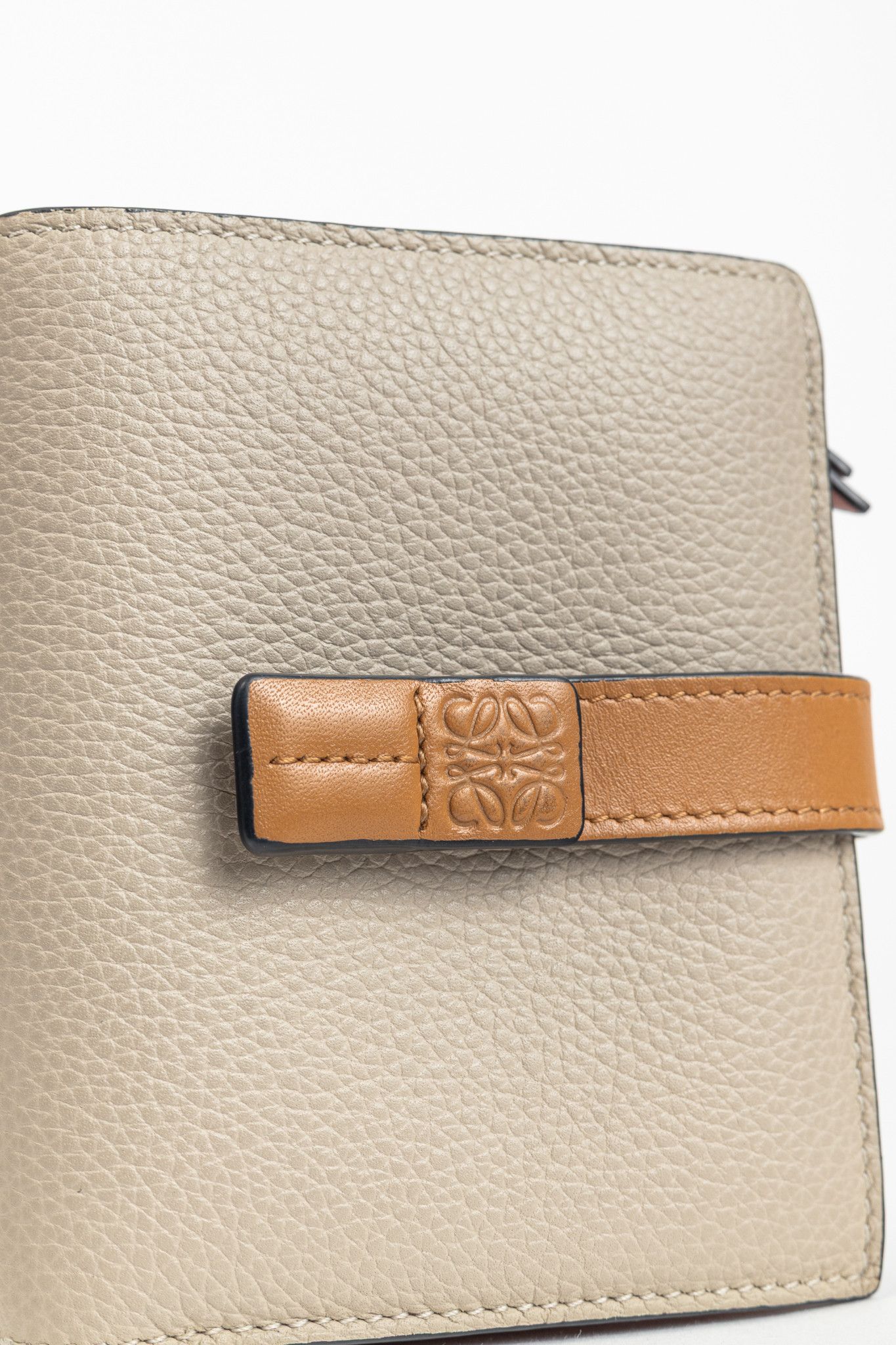Loewe Loewe Light Oat & Honey Leather Compact Bifold Wallet Size ONE SIZE - 5 Thumbnail