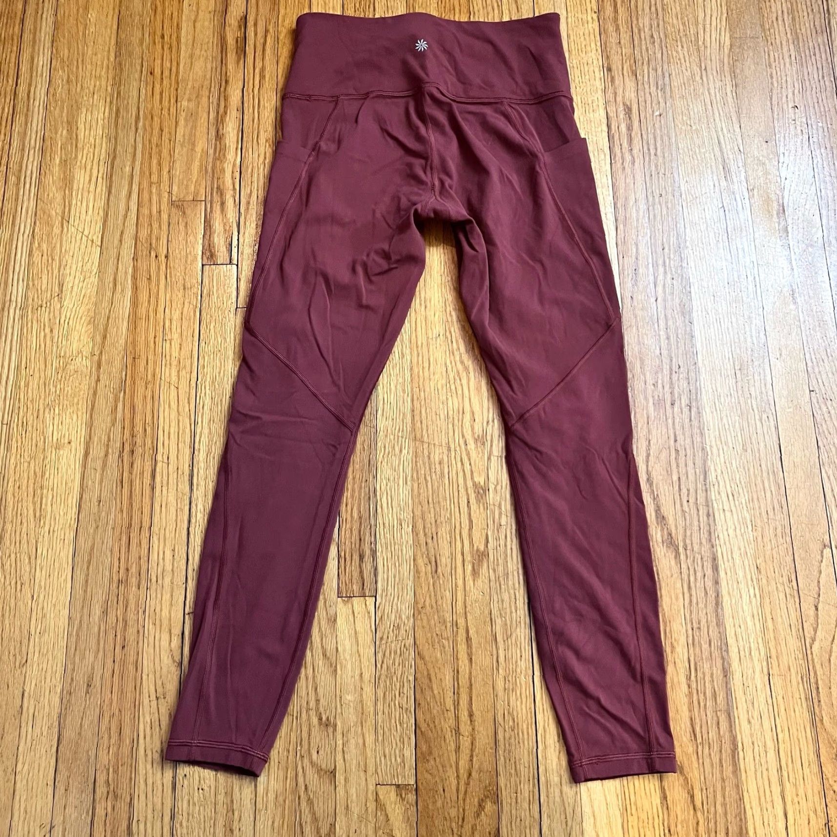 Athleta Athleta Leggings Cropped Womens Small Stash Pocket Salutation Crop S Red Women Size 28" / US 6 / IT 42 - 3 Thumbnail