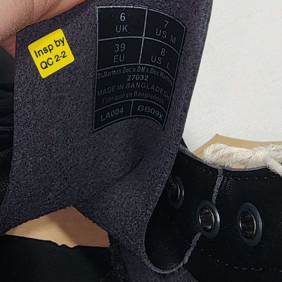 Dr. Martens Dr. Martens Vegan Leather ALL BLACK UNISEX US (7M) AND (8W) Size US 7 / EU 40 - 8 Thumbnail