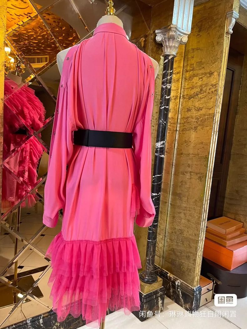 Versace Versace Barbie pink three-dimensional lotus leaf dress Size M / US 6-8 / IT 42-44 - 5 Thumbnail