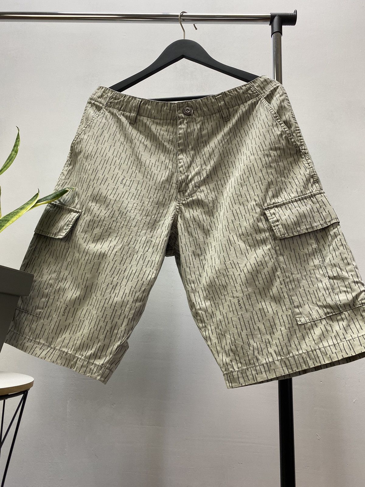 Hypebeast × Stussy VINTAGE STUSSY SHORT PANTS CARGO Size US 34 / EU 50 - 2 Thumbnail