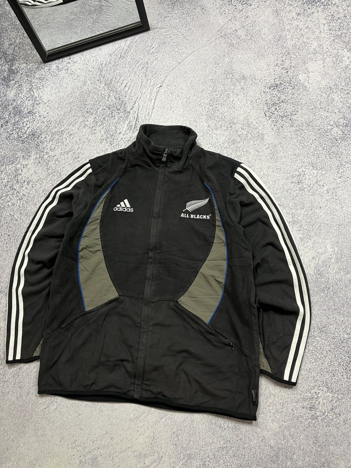 Adidas × Vintage Vintage 00s Adidas All Blacks Zip Fleece Jacket Sweater Rare Size US L / EU 52-54 / 3 - 3 Thumbnail