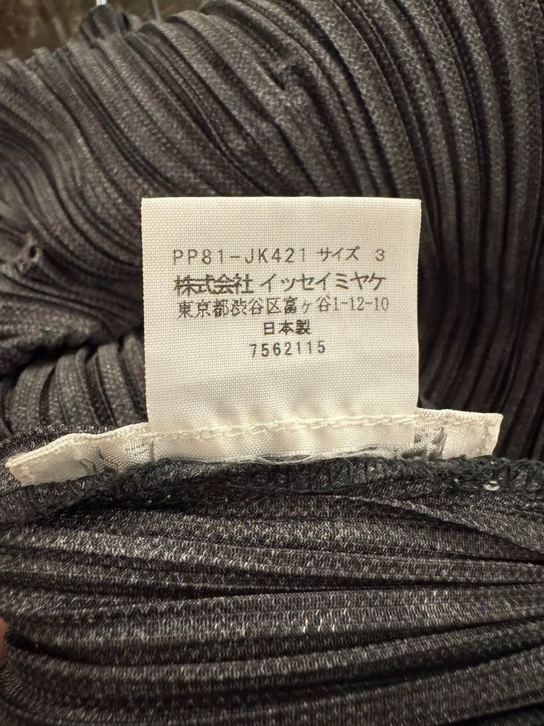 Issey Miyake Issey Miyake size:3 Black pleated short-sleeved shirt Size XS / US 0-2 / IT 36-38 - 3 Thumbnail