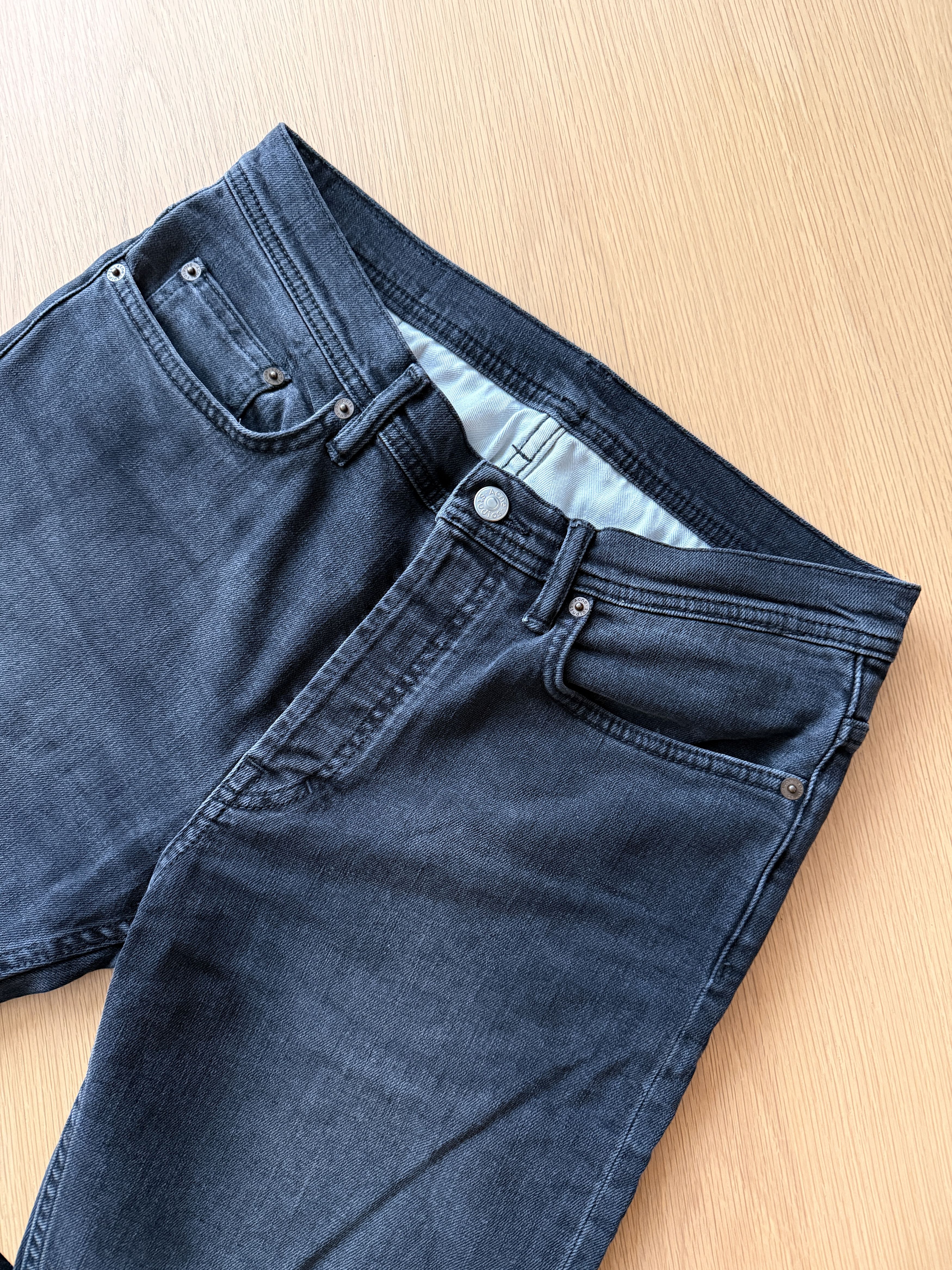 Acne Studios Acne Studios River Jeans in Used Black (29x30) Size US 29 - 1 Thumbnail