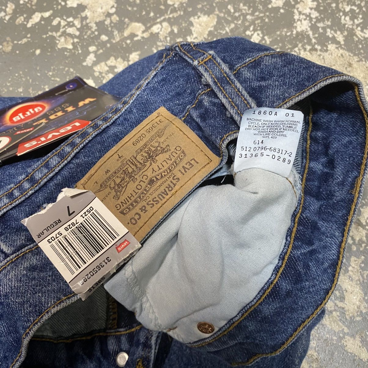 Levi's × Vintage Vintage Girls Levi’s 565 Wide Leg Blue Denim Jeans USA NWT Size US 26 / EU 42 - 12 Thumbnail