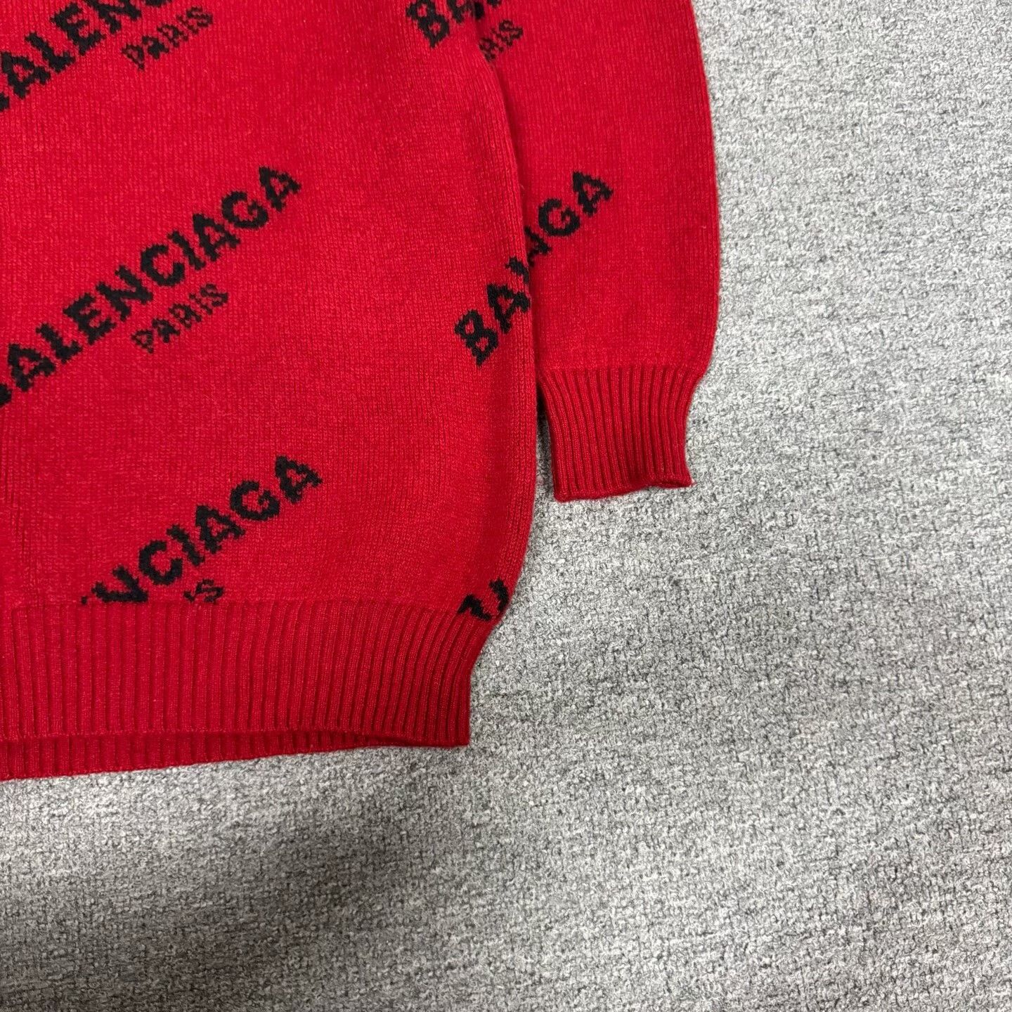 Balenciaga red balenciaga printed sweater Size US M / EU 48-50 / 2 - 3 Thumbnail
