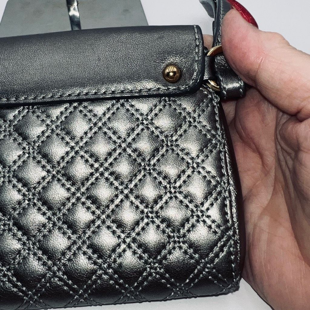 Marc Jacobs Marc Jacobs Made in Italy Metallic Quilted Leather Faux Lock Size ONE SIZE - 5 Thumbnail