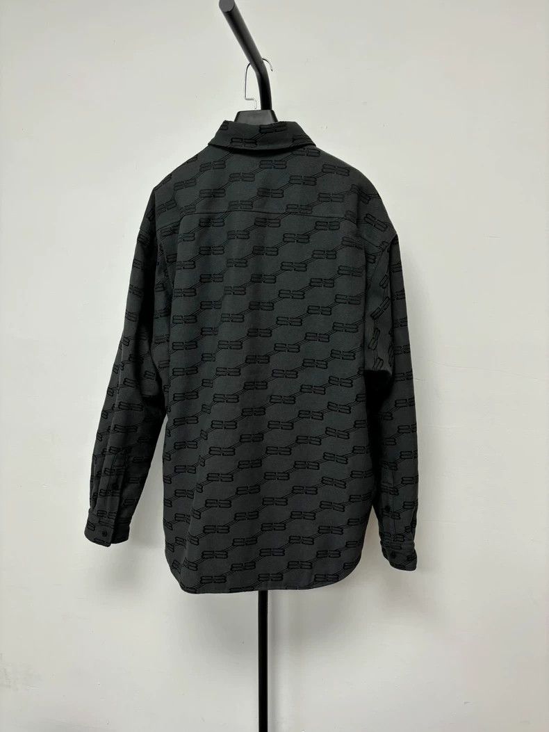 Balenciaga Balenciaga size 44 Full print jacket coat Size US M / EU 48-50 / 2 - 2 Thumbnail