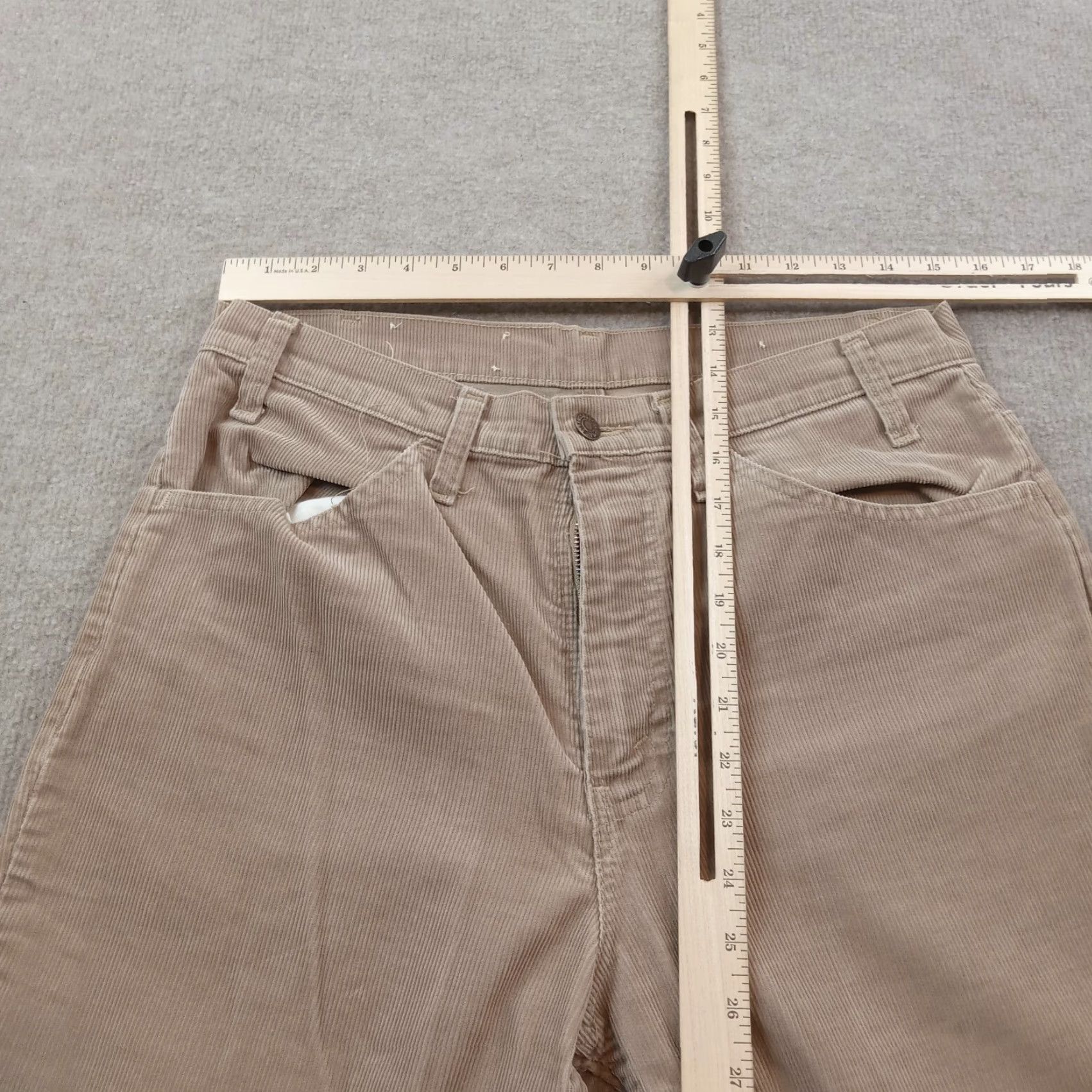 Levi's 90s Levi's 519 Corduroy Khakis Mens Straight Leg Beige Cotton Pants 31x29 Size US 33 - 4 Thumbnail