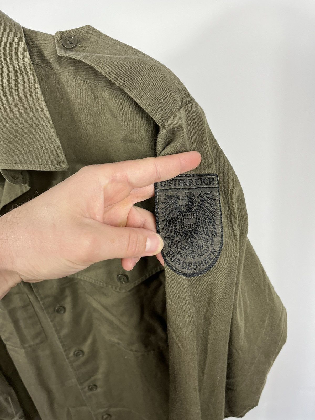 Other Vintage 1991 Austrian Bundesheer Military Shirt Army Size 39 Size US M / EU 48-50 / 2 - 6 Thumbnail