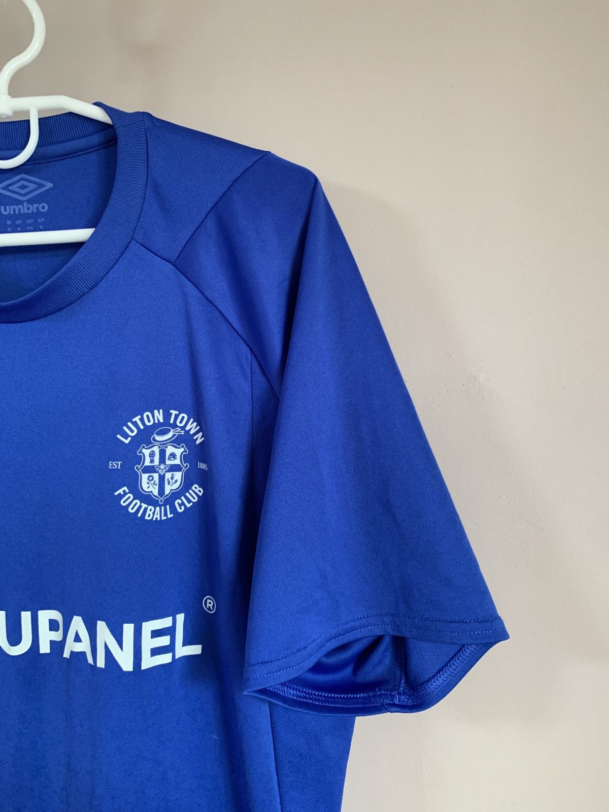 Umbro Luton Town Training Football Shirt Umbro Soccer Jersey Sz XL Size US XL / EU 56 / 4 - 4 Thumbnail