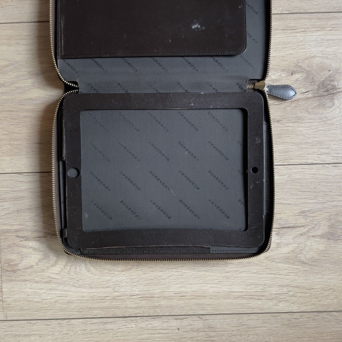 Burberry Burberry iPad Case Haymarket Check Size ONE SIZE - 4 Thumbnail