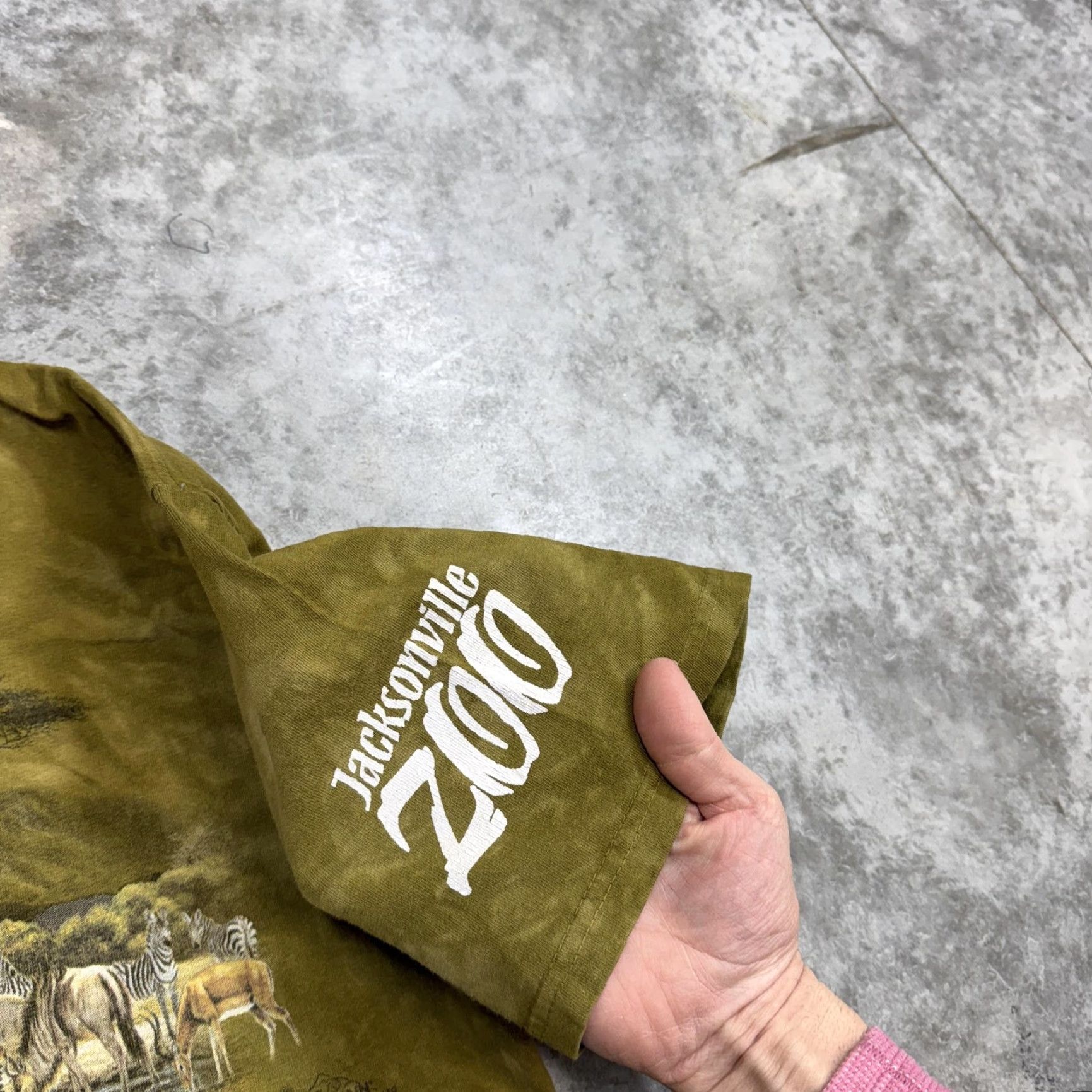The Mountain The Mountain Shirt Mens XL Green Safari Animals Jacksonville Zoo Graphic Tee Size US XL / EU 56 / 4 - 4 Thumbnail