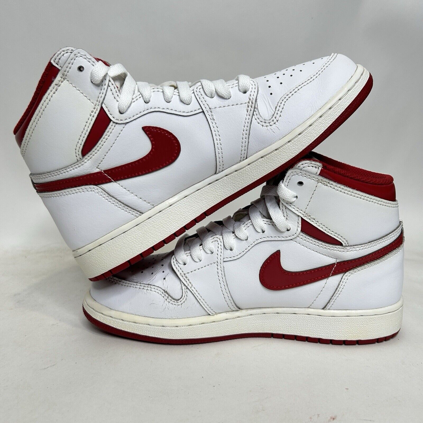 Nike Nike Shoes Air Jordan 1 Retro High OG GS “Red Metallic” 2024 Size US 7.5 / IT 37.5 - 3 Thumbnail