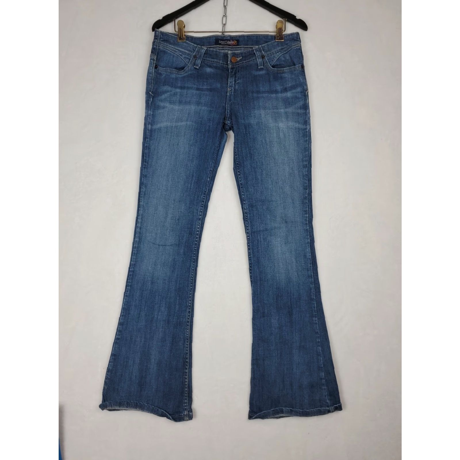 Levi's VINTAGE Levi's Women's Genuinely Crafted Bootcut Jeans Medium Wash Blue Size 9M Y2k Retro Retro-Style Size 30" / US 8 / IT 44 - 4 Thumbnail