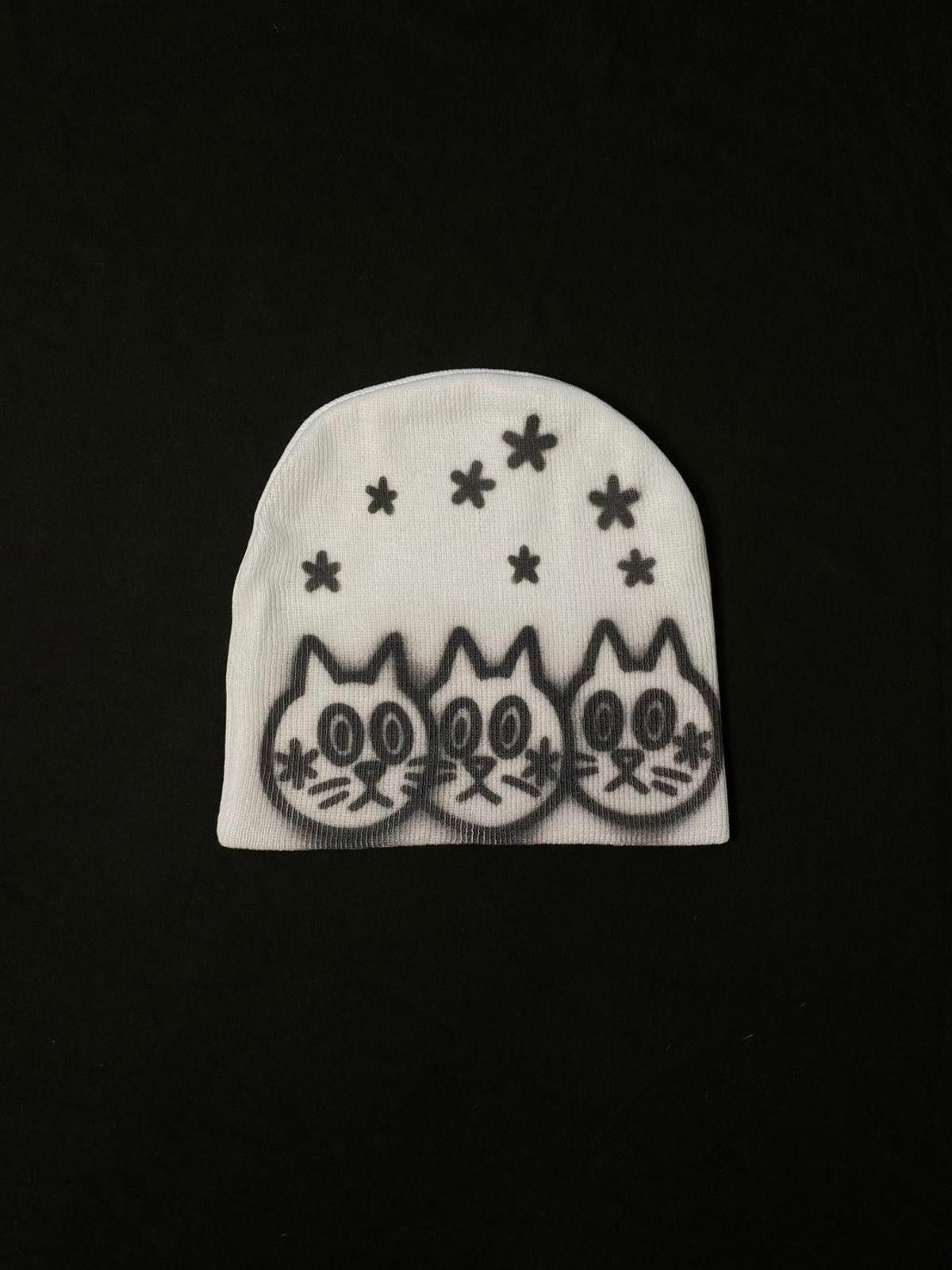 Japanese Brand Rare 3 Cats Graphic No Cuff Knit White Beanie Hats OS Size ONE SIZE - 1 Thumbnail