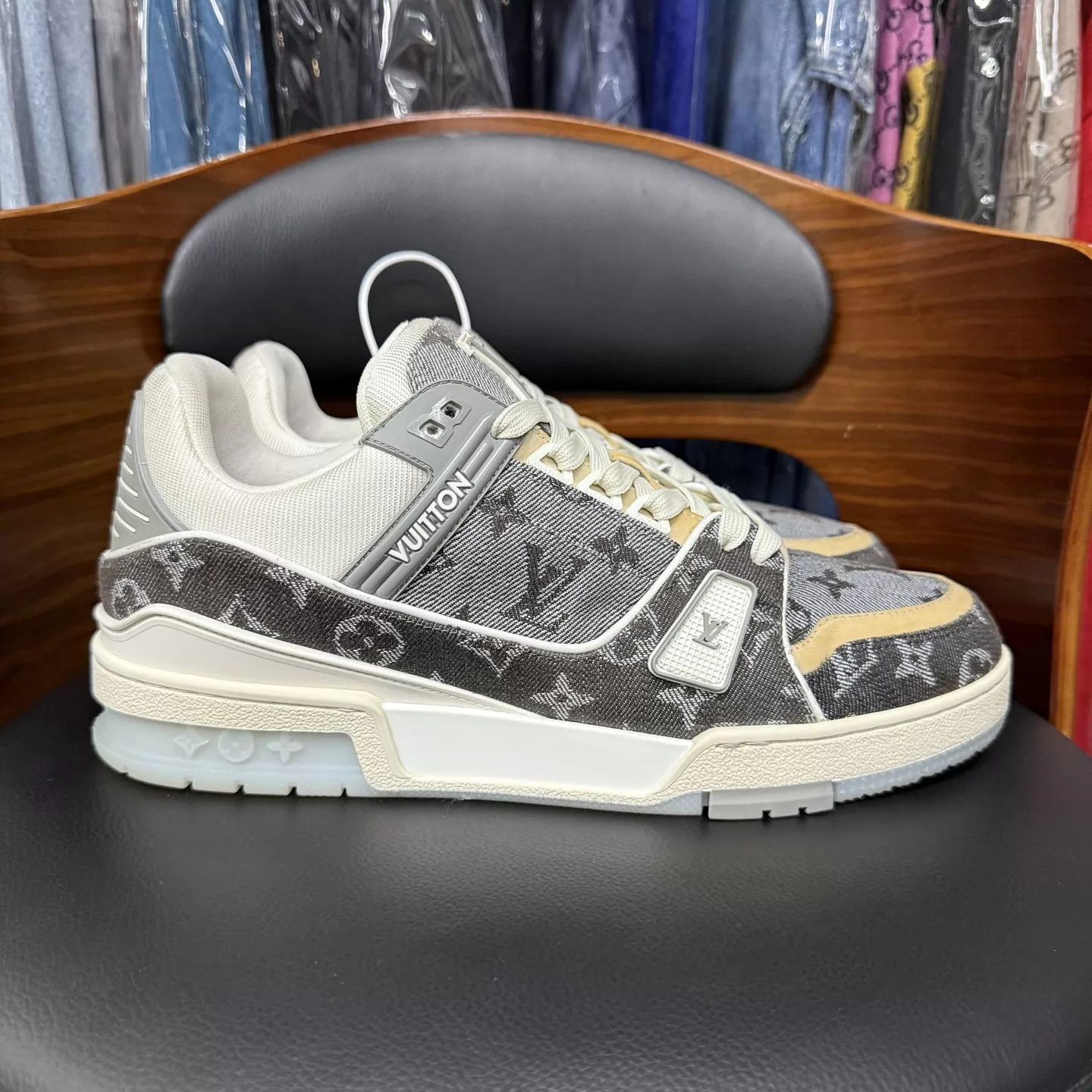 Louis Vuitton LV Trainer Gray White Monogram Denim 8/42 98 New Size US 9 / EU 42 - 4 Thumbnail