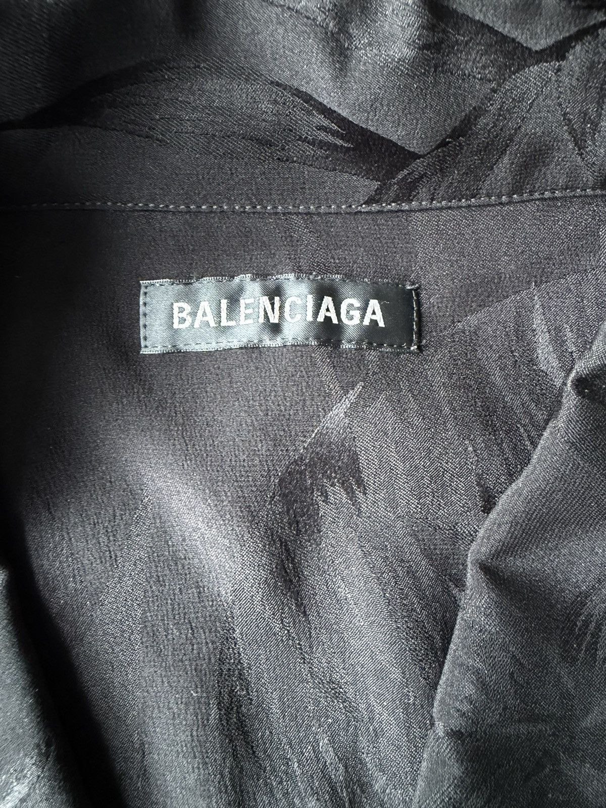 Balenciaga Silk fluid minimal tropical button down shirt size 39 Medium Size US M / EU 48-50 / 2 - 4 Thumbnail