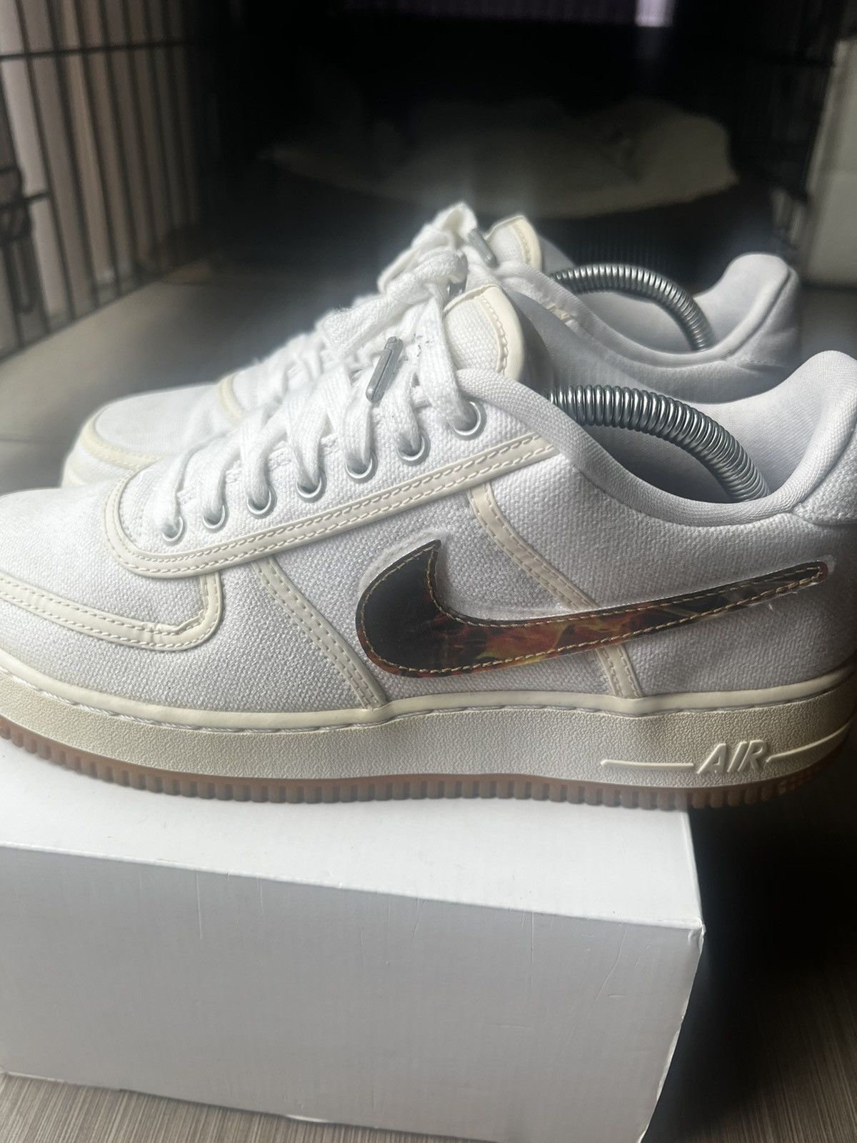 Nike × Travis Scott Travis Scott Air Force 1 White Size US 8.5 / EU 41-42 - 2 Thumbnail