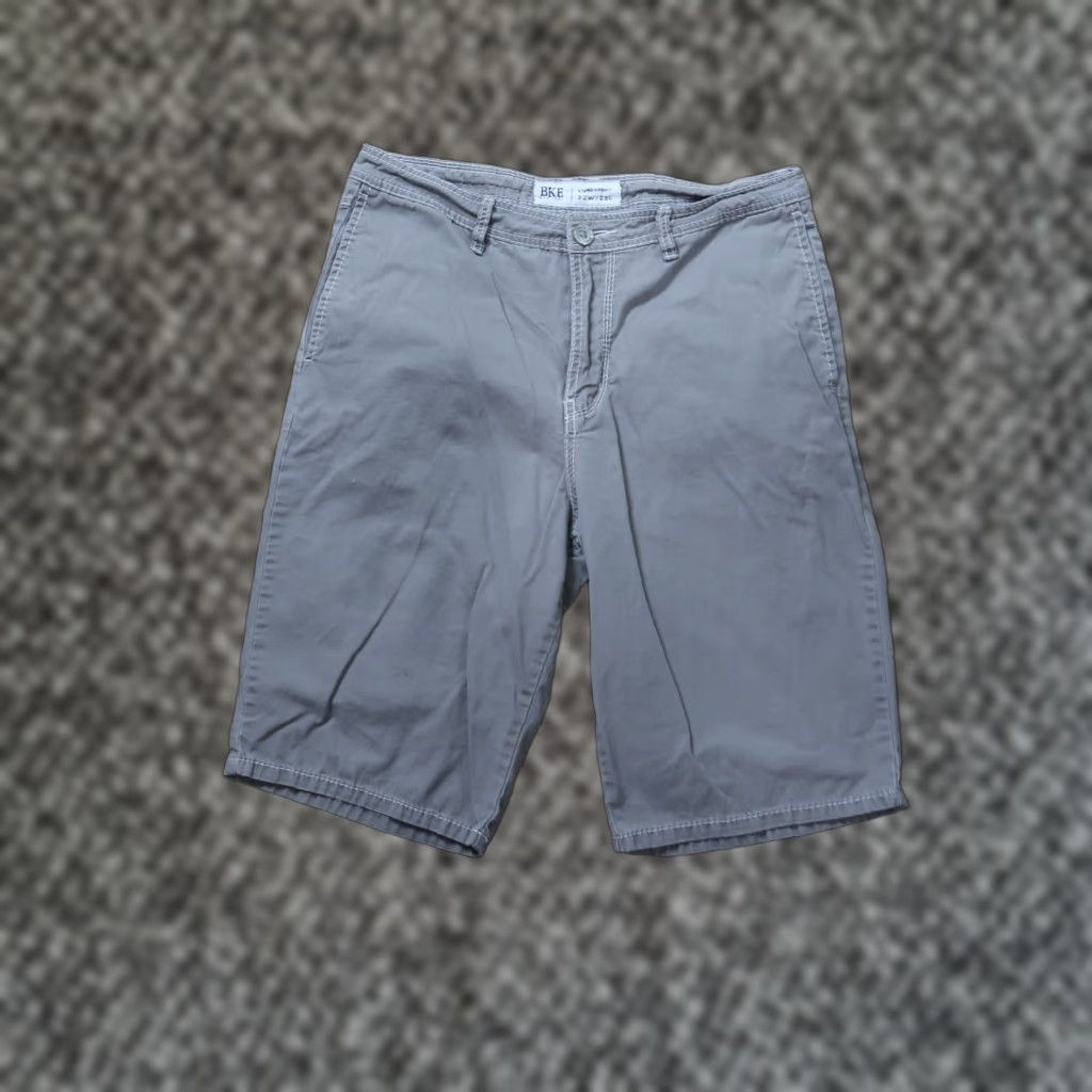 Vintage BKE Standard Fit Chino Shorts Men's 32 Gray 11" Inseam Flat Front Buckle Size US 32 / EU 48 - 1 Thumbnail