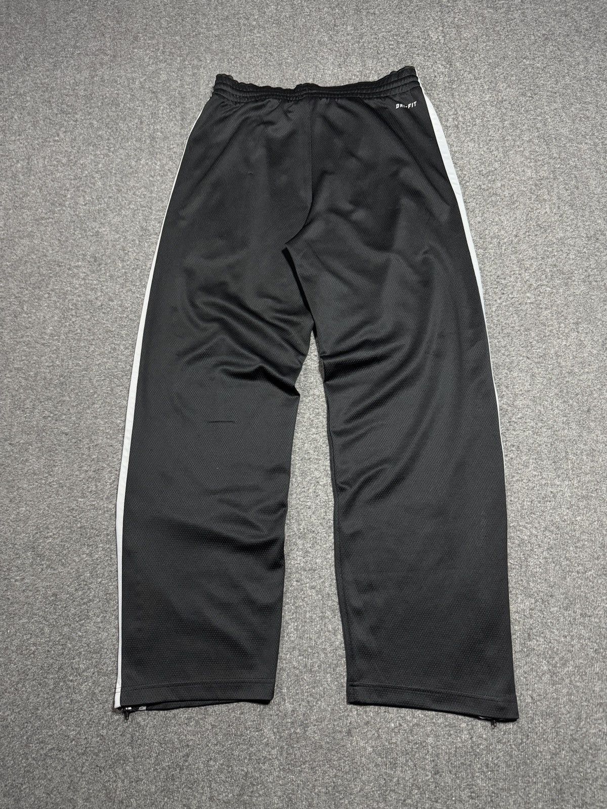 Nike Nike Track Pants Black Size S baggy dri-fit Size US 30 / EU 46 - 6 Thumbnail