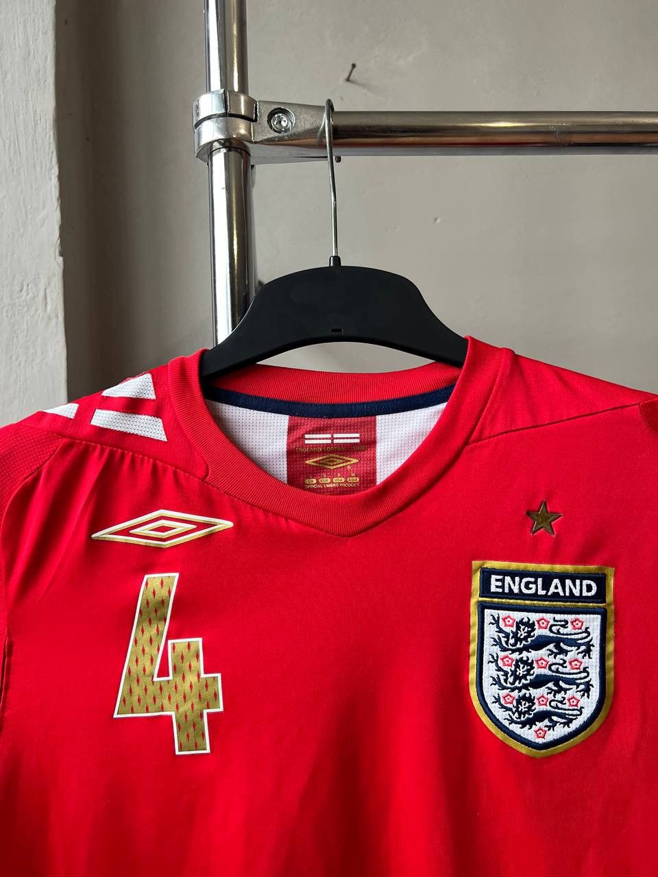 Umbro 2006/08 ENGLAND TEAM #4 GERRARD SOCCER JERSEY SHIRT SIZE S Size US S / EU 44-46 / 1 - 3 Thumbnail