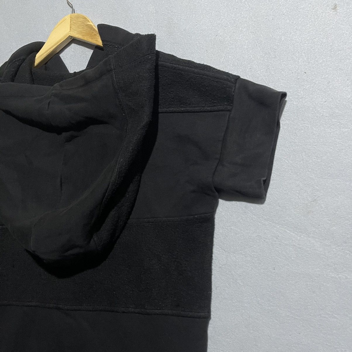 Maison Margiela MM6 Maison Margiela Black Sleeveless Hoodie Tunic – Size S Size S / US 4 / IT 40 - 9 Thumbnail
