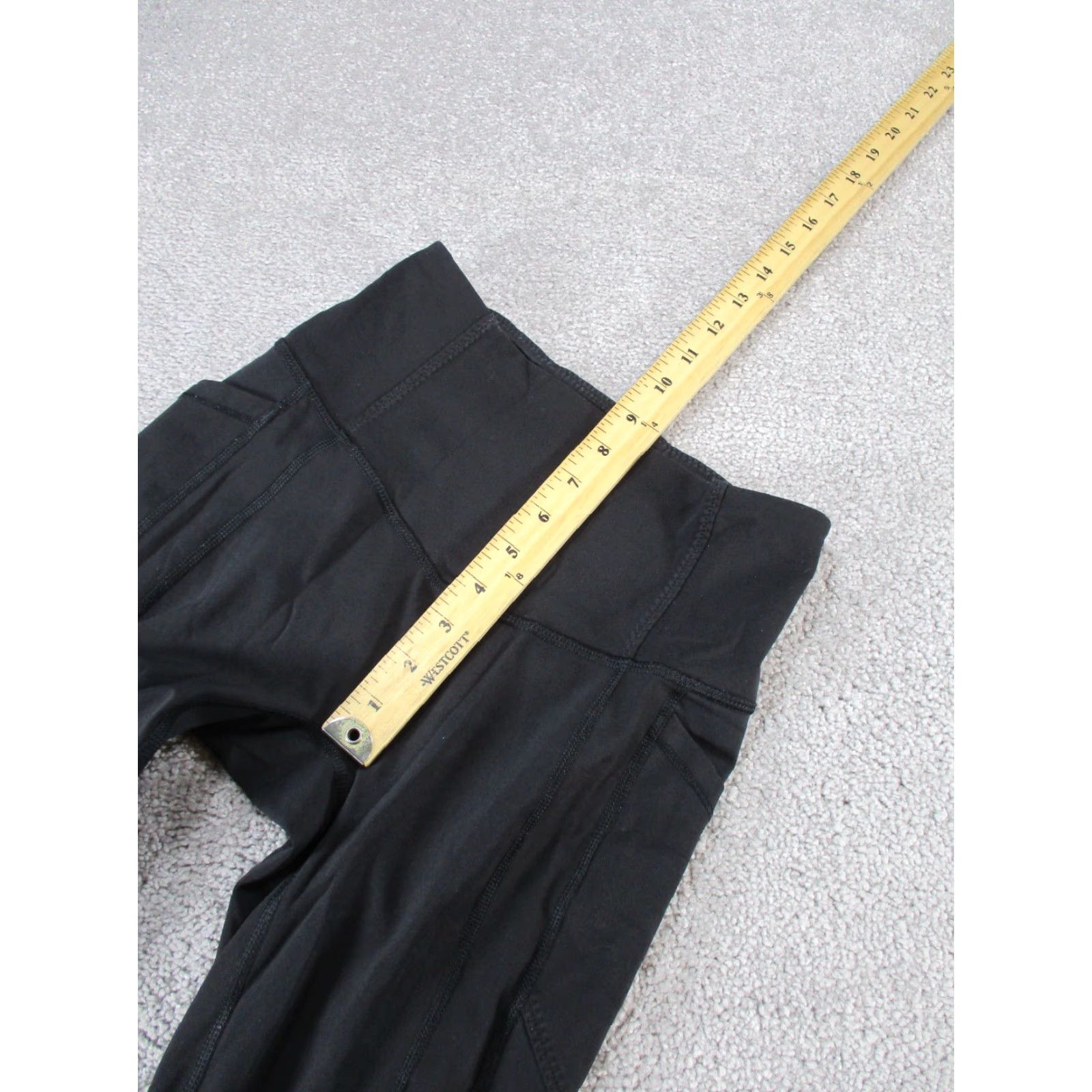 Lululemon Lululemon Leggings Womens 4 Black Performance Crop Athletic Cropped Leggings Womens 4 Black Athleisure Gym & Training Running Yoga Mens? Size 27" / US 4 / IT 40 - 5 Thumbnail