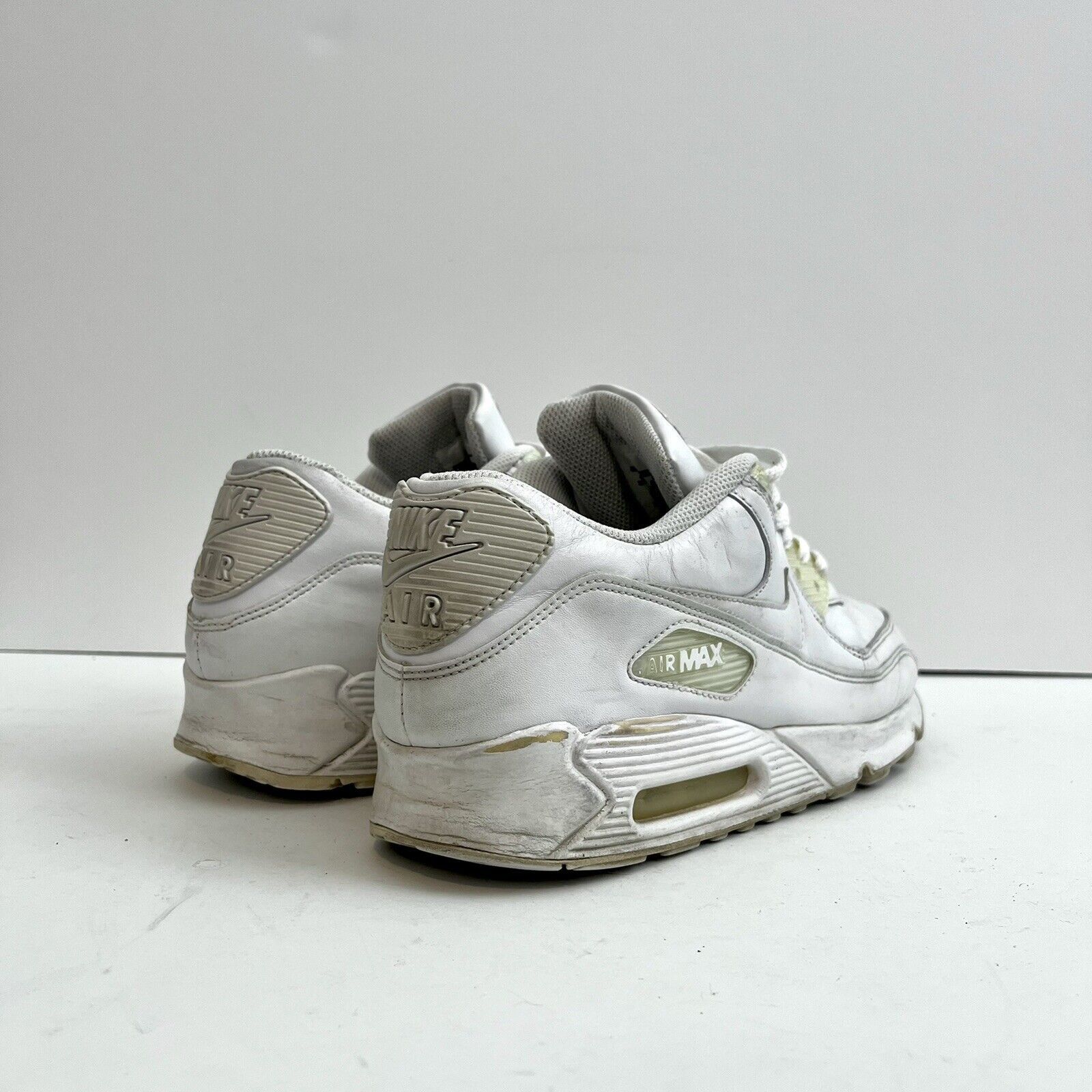 Nike 2011 Nike Air Max 90 Leather VTG Rare 302519 113 Sz 9.5 Size US 9.5 / EU 42-43 - 4 Thumbnail
