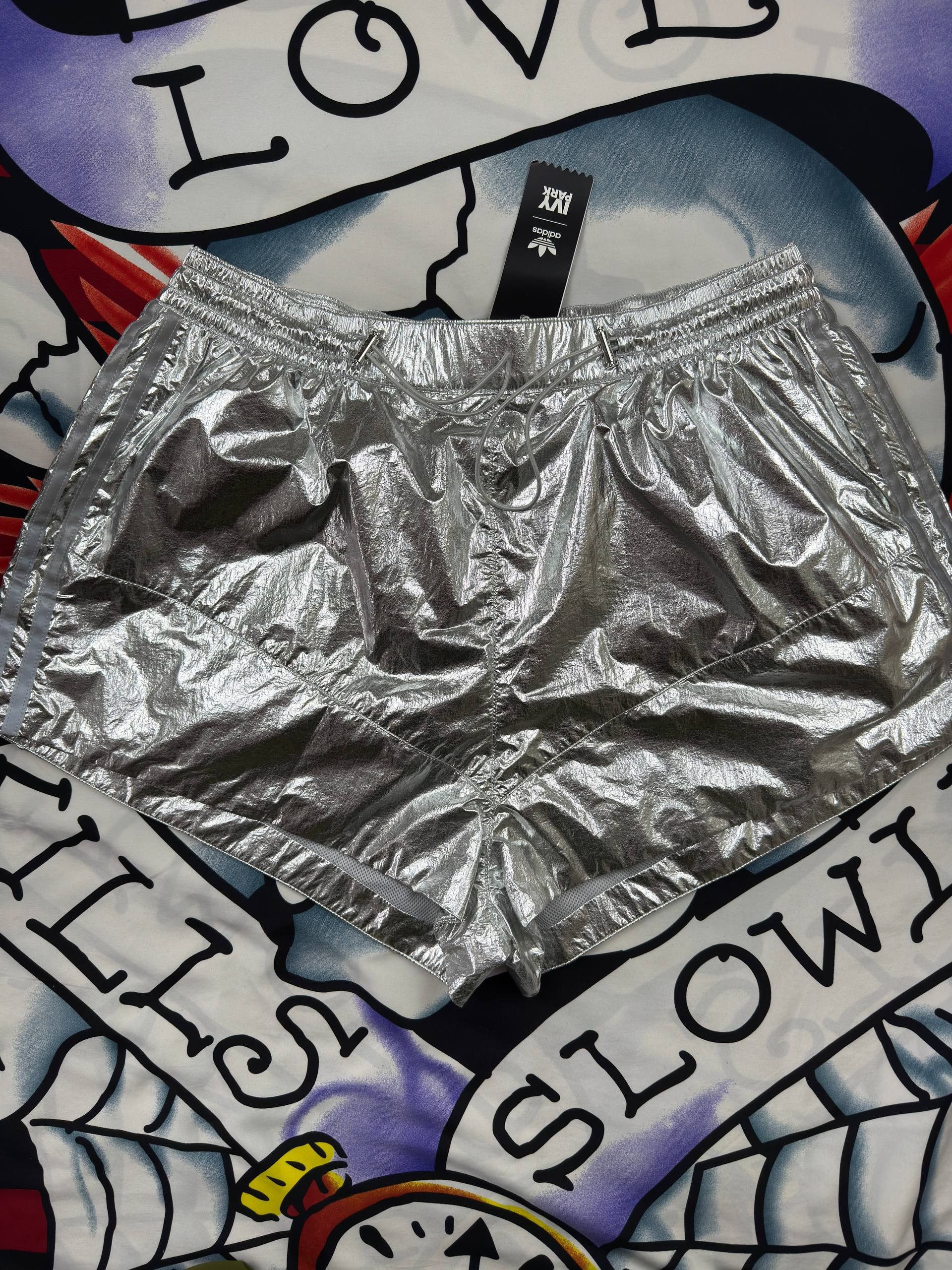 Adidas × Ivy Park Adidas x Ivy Park Beyonce Silver Shorts Size L Size 33" - 1 Thumbnail