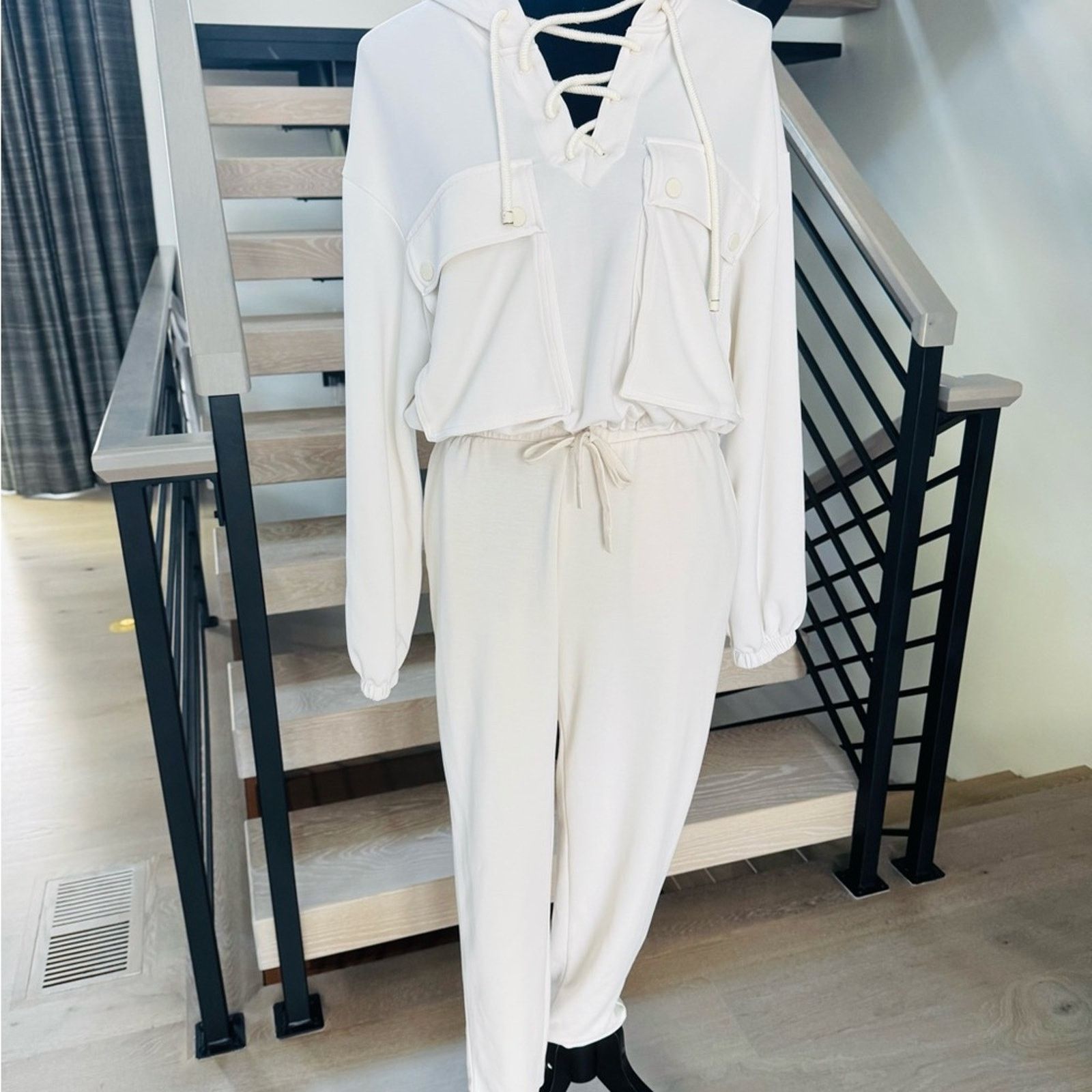 Other Oysho Elegant Cream Jumpsuit size S Size 27" / US 4 / IT 40 - 1 Thumbnail