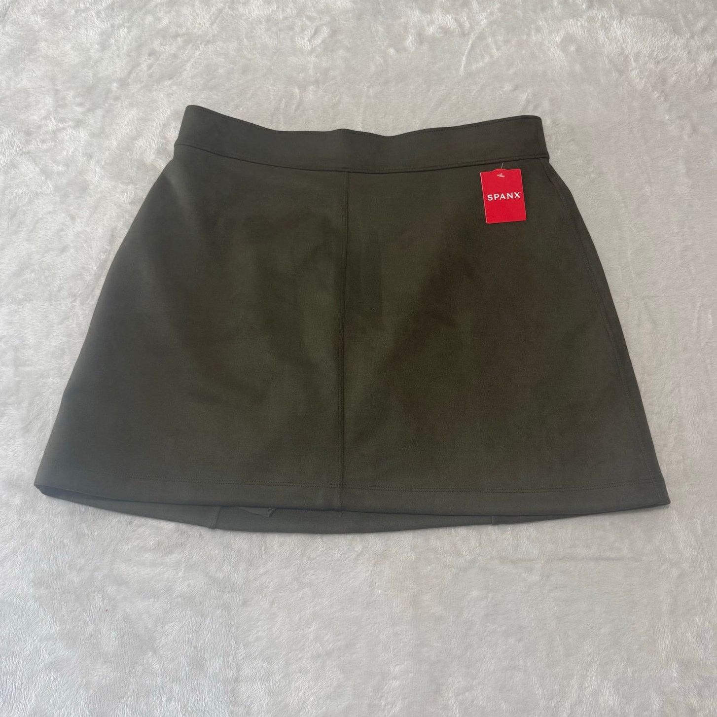 Spanx NWT Spanx Faux Suede Mini Skirt Built in Shorts L Green Size 32" / US 10 / IT 46 - 2 Thumbnail