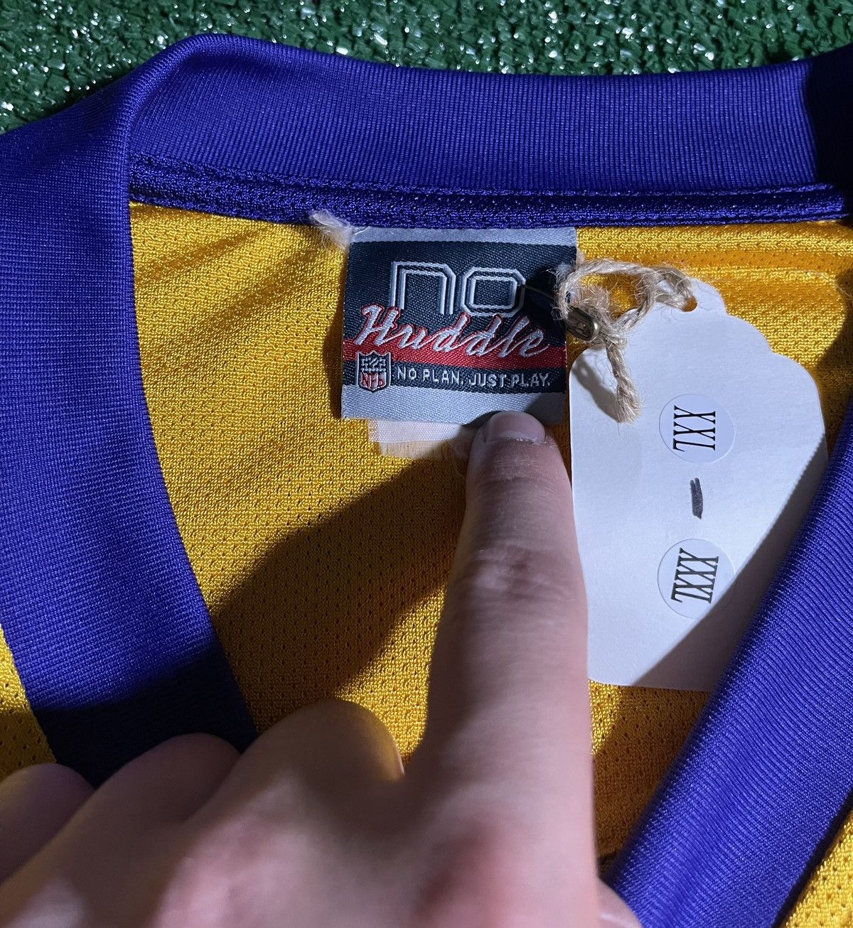 NFL Vikings Minnesota Est. 1961 Size US XXL / EU 58 / 5 - 4 Thumbnail
