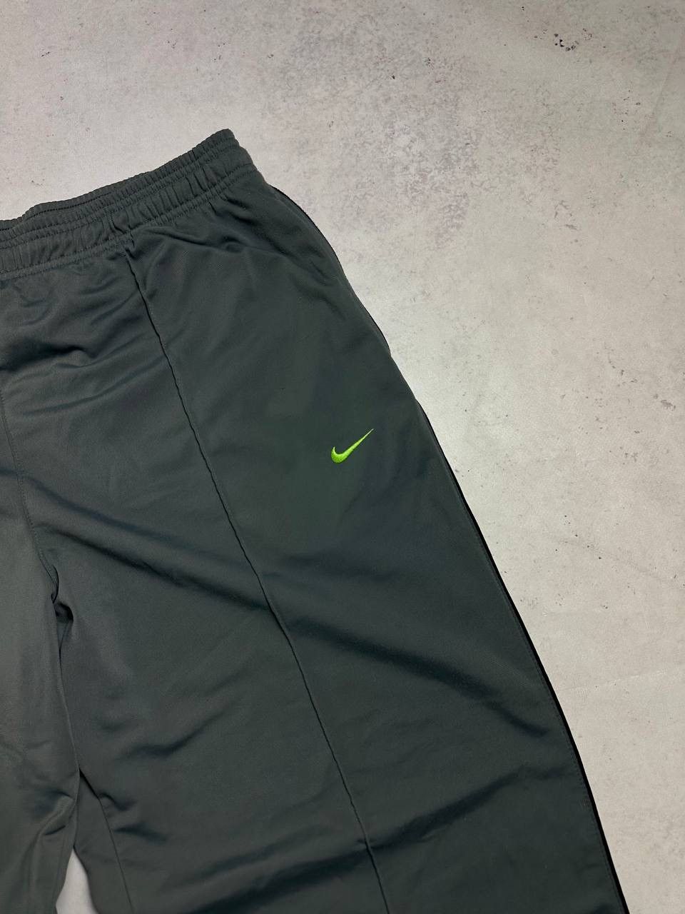 Nike × Vintage Vintage Nike Swoosh Baggy Trackpants Y2K XL Size US 36 / EU 52 - 3 Thumbnail