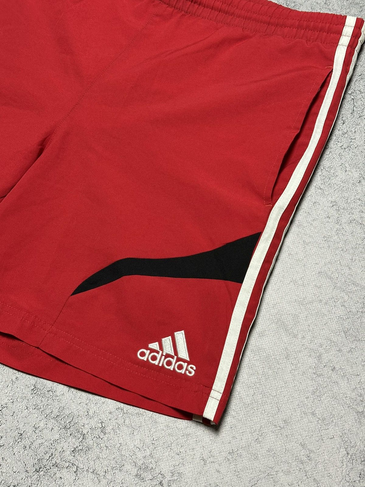 Adidas Adidas Ajax Amsterdam Football Soccer Red Shorts Size US 32 / EU 48 - 3 Thumbnail