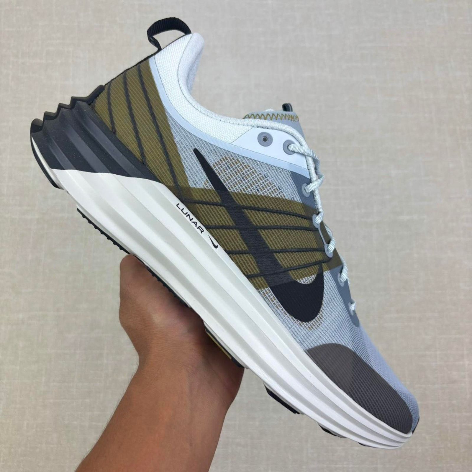 Nike 🌵 2024 Nike Lunar Roam "Platinum Tint Desert Moss" 11.5M Size US 11.5 / EU 44-45 - 1 Thumbnail