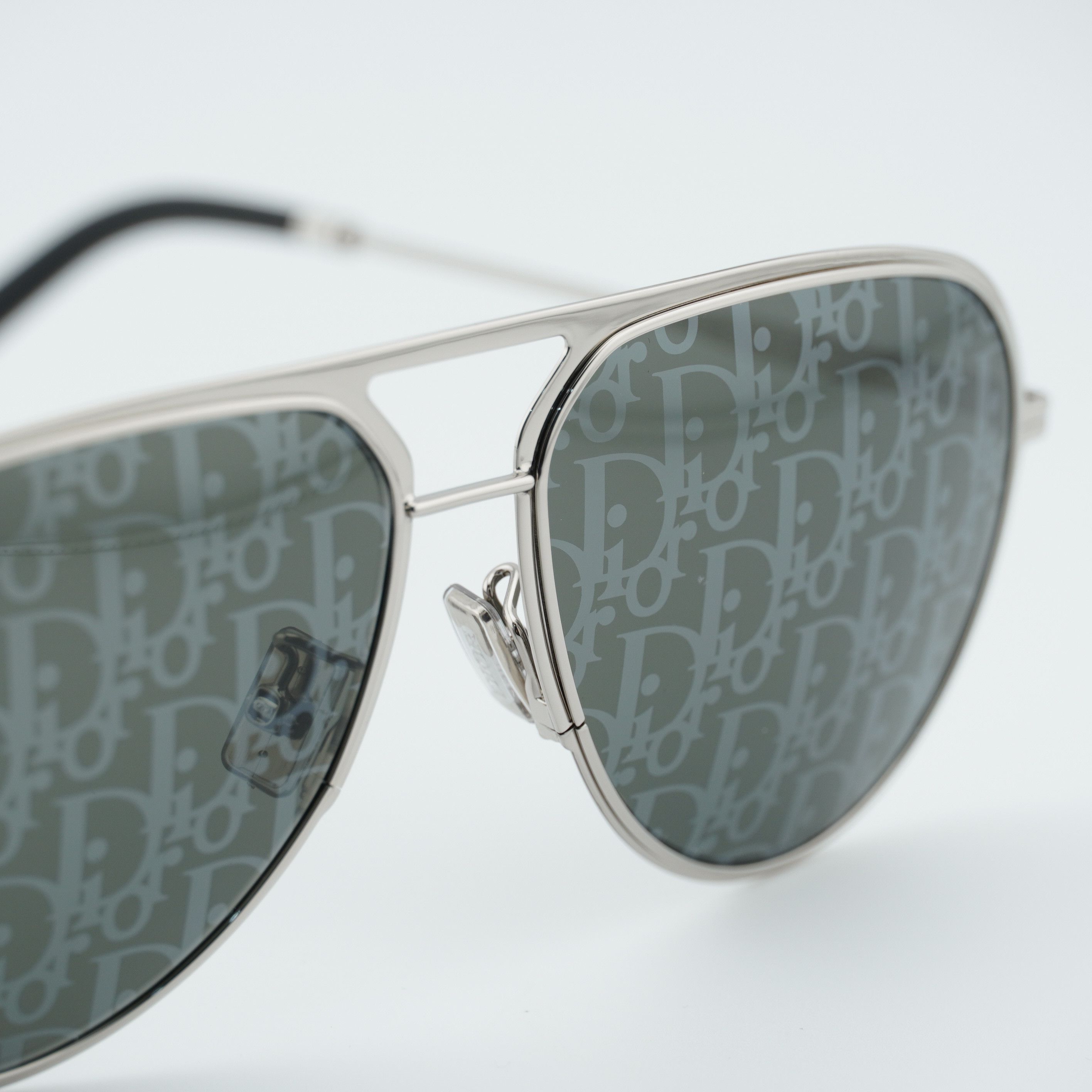 Dior Dior DIORESSENTIAL A2U F0A8 Sunglasses Palladium Aviator Size ONE SIZE - 2 Thumbnail