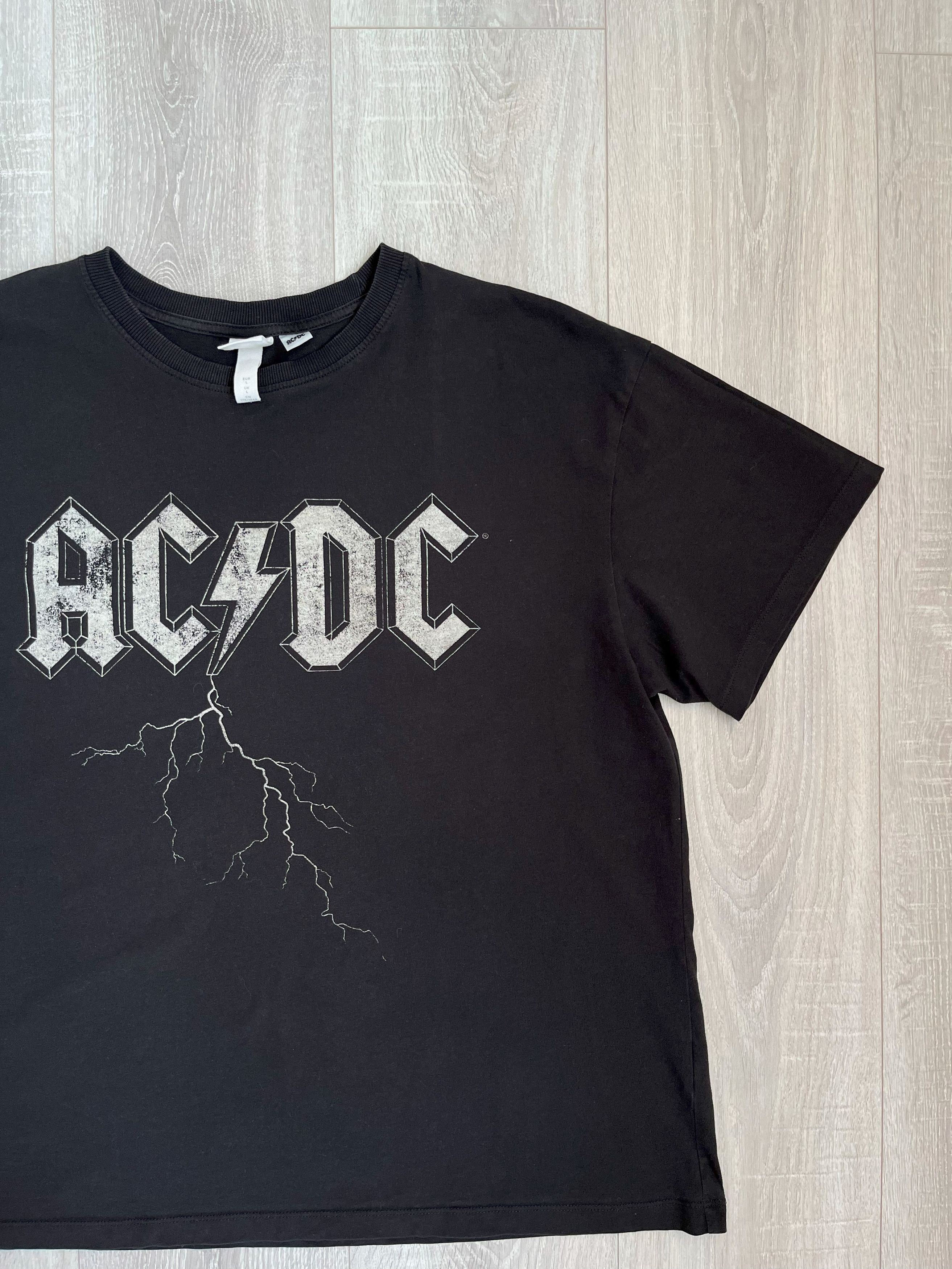 H&M H&M x AC/DC T Shirt Thunder Logo Oversized Fit Size L | Grailed