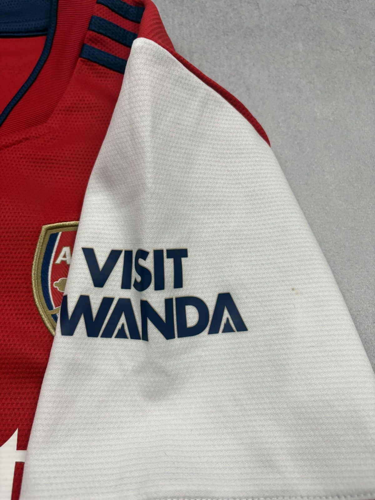 Adidas Adidas Arsenal 2021/2022 Home Jersey Kit Emirates Football Size US L / EU 52-54 / 3 - 11 Thumbnail