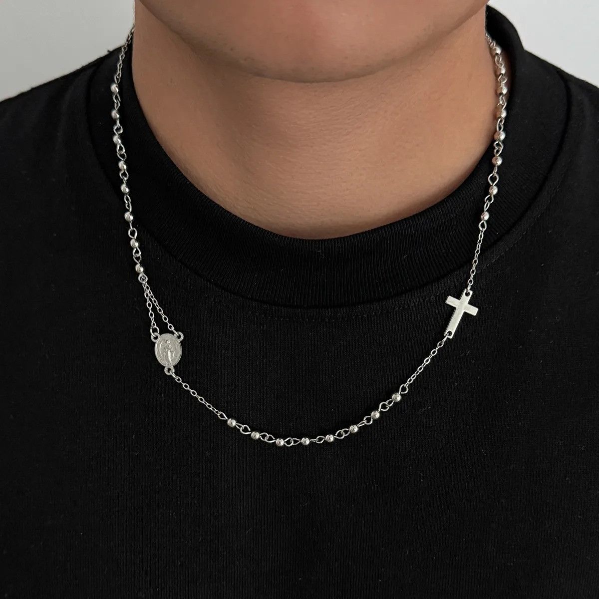 Vintage Luxury Cross Pendant Necklace Size ONE SIZE - 1 Thumbnail