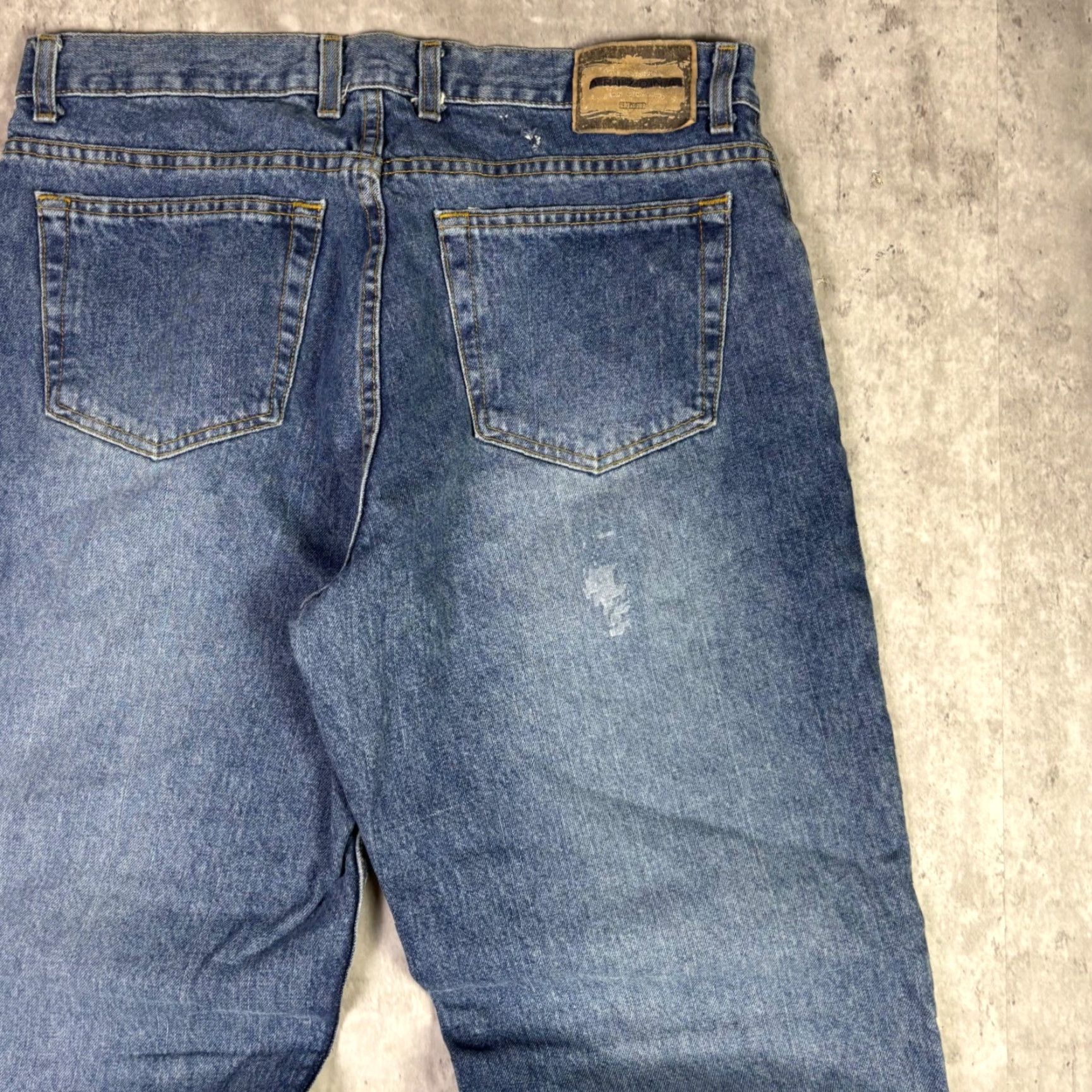 Vintage The Original Jean Company Jeans Relaxed Fit Blue Denim Mens 34x30 Baggy Mid Rise Hip Hop Featured 5-Pocket Design Button Size US 34 / EU 50 - 7 Thumbnail