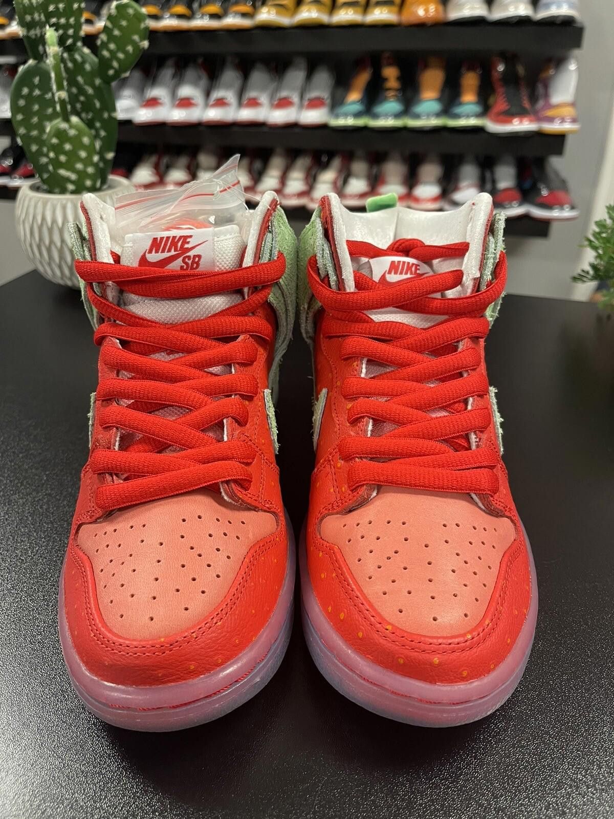 Nike Size 4 - Nike Dunk High SB Strawberry Cough - CW7093 600 Size US 5 / EU 37 - 2 Thumbnail
