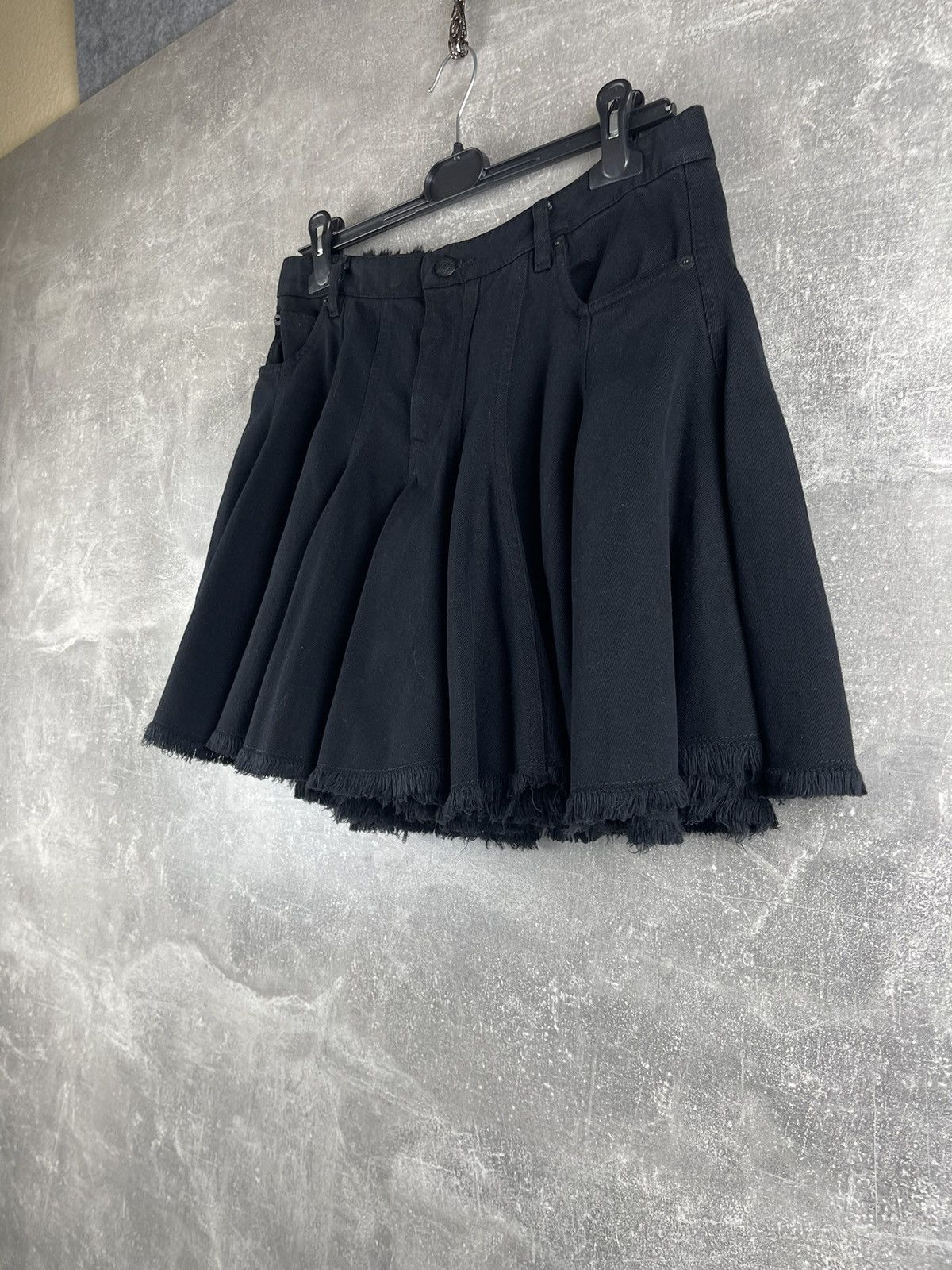 Alexander McQueen MCQ Alexander McQueen Archives Black Pleated Mini Skirt Size 30" / US 8 / IT 44 - 5 Thumbnail