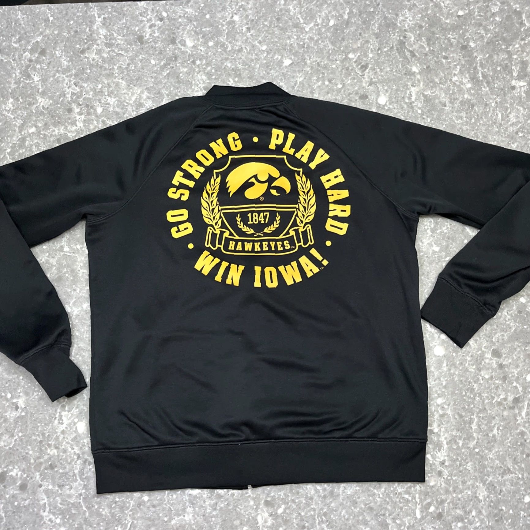 Victoria's Secret Victoria's Secret PINK University of Iowa Hawkeyes Jacket Black Gold Athletics L Women Track Fitness Jacket Regular Full Zip Pockets 5th & Ocean Wool? Size L / US 10 / IT 46 - 6 Thumbnail
