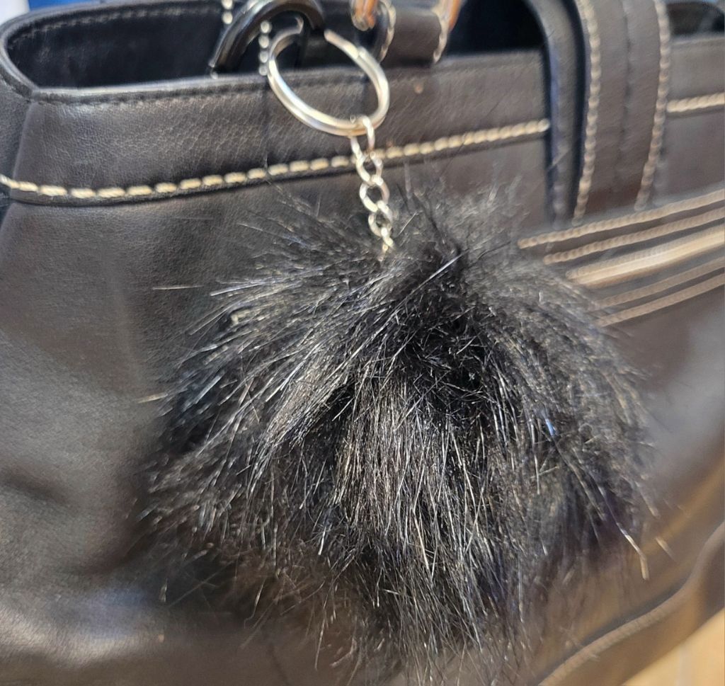 Handmade Personalized letter on a 3" faux fox fur keychains Size ONE SIZE - 6 Thumbnail