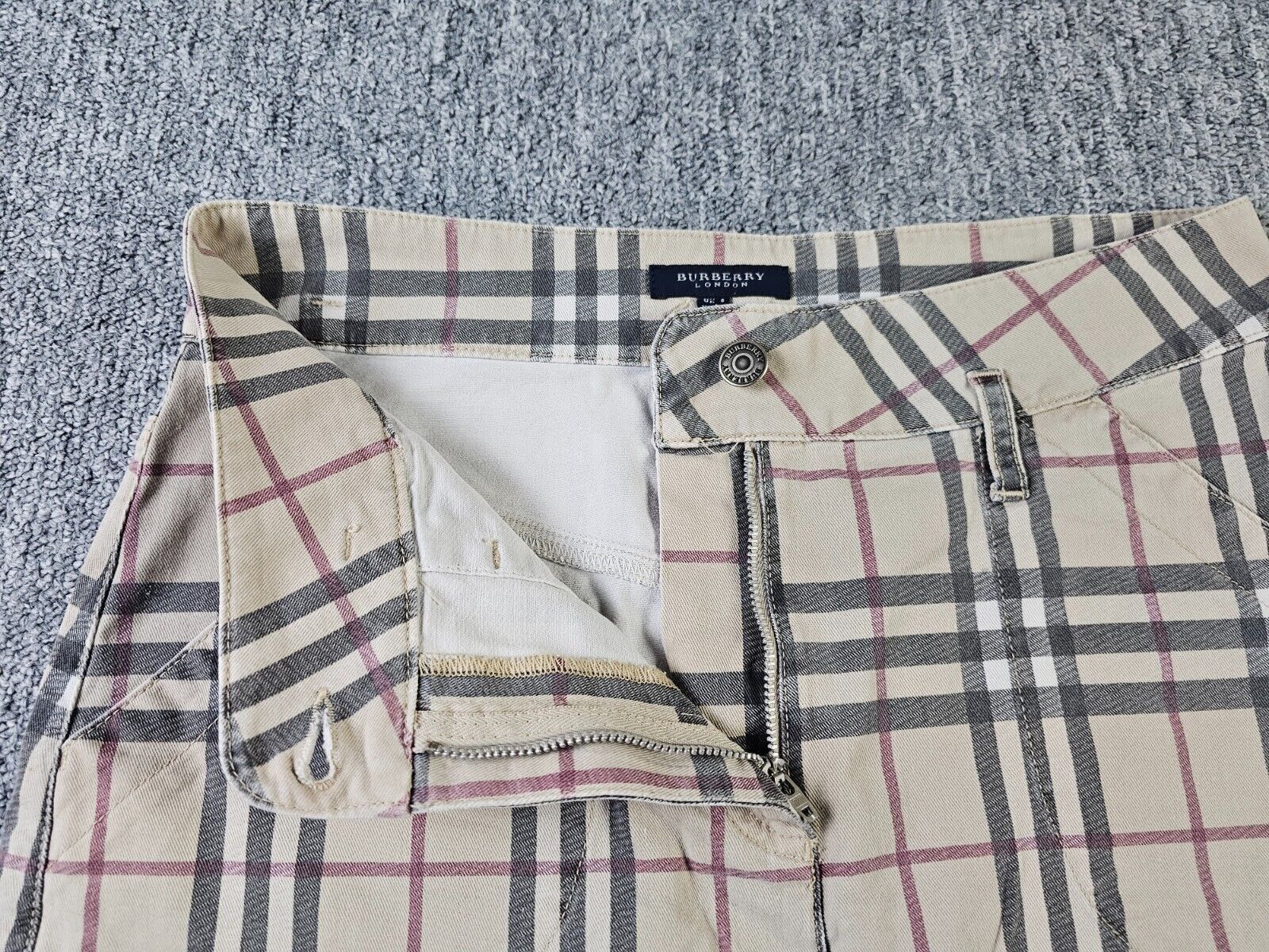 Burberry Vintage Y2K Burberry Nova Check Plaid Mini Skirt Italy US 6 Size 30" / US 8 / IT 44 - 4 Thumbnail