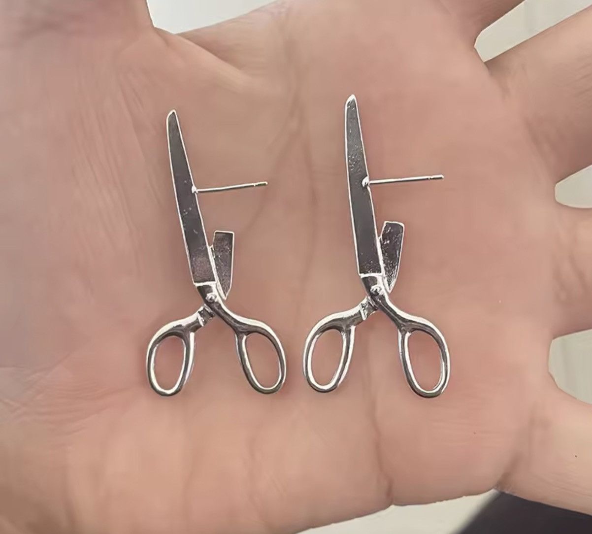 Jewelry Punk Aesthetic "Broken" Scissors Earrings Size ONE SIZE - 2 Thumbnail
