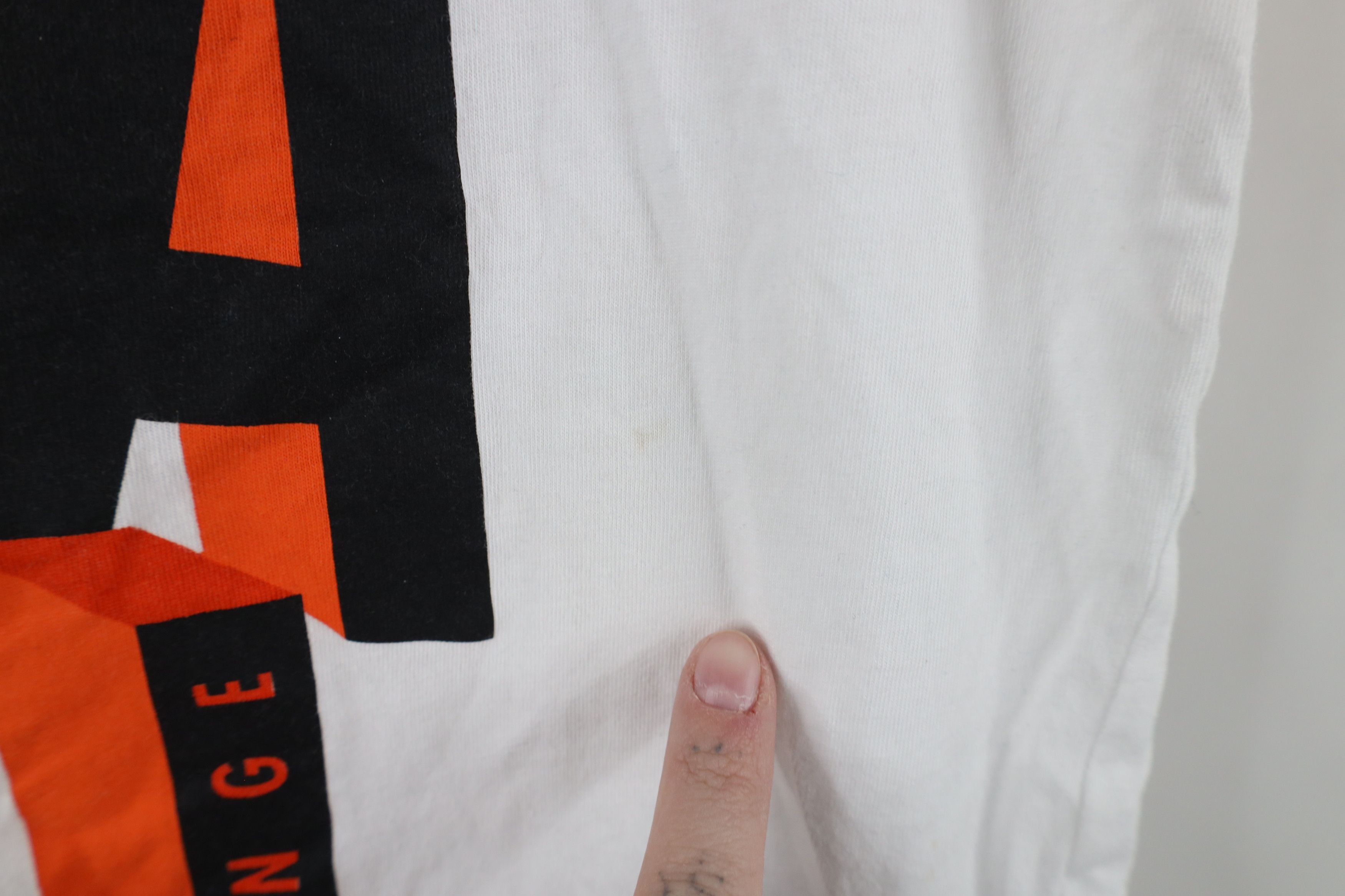 Armani Exchange × Vintage Armani Exchange Distressed Spell Out Block Letter T-Shirt Size US S / EU 44-46 / 1 - 6 Thumbnail